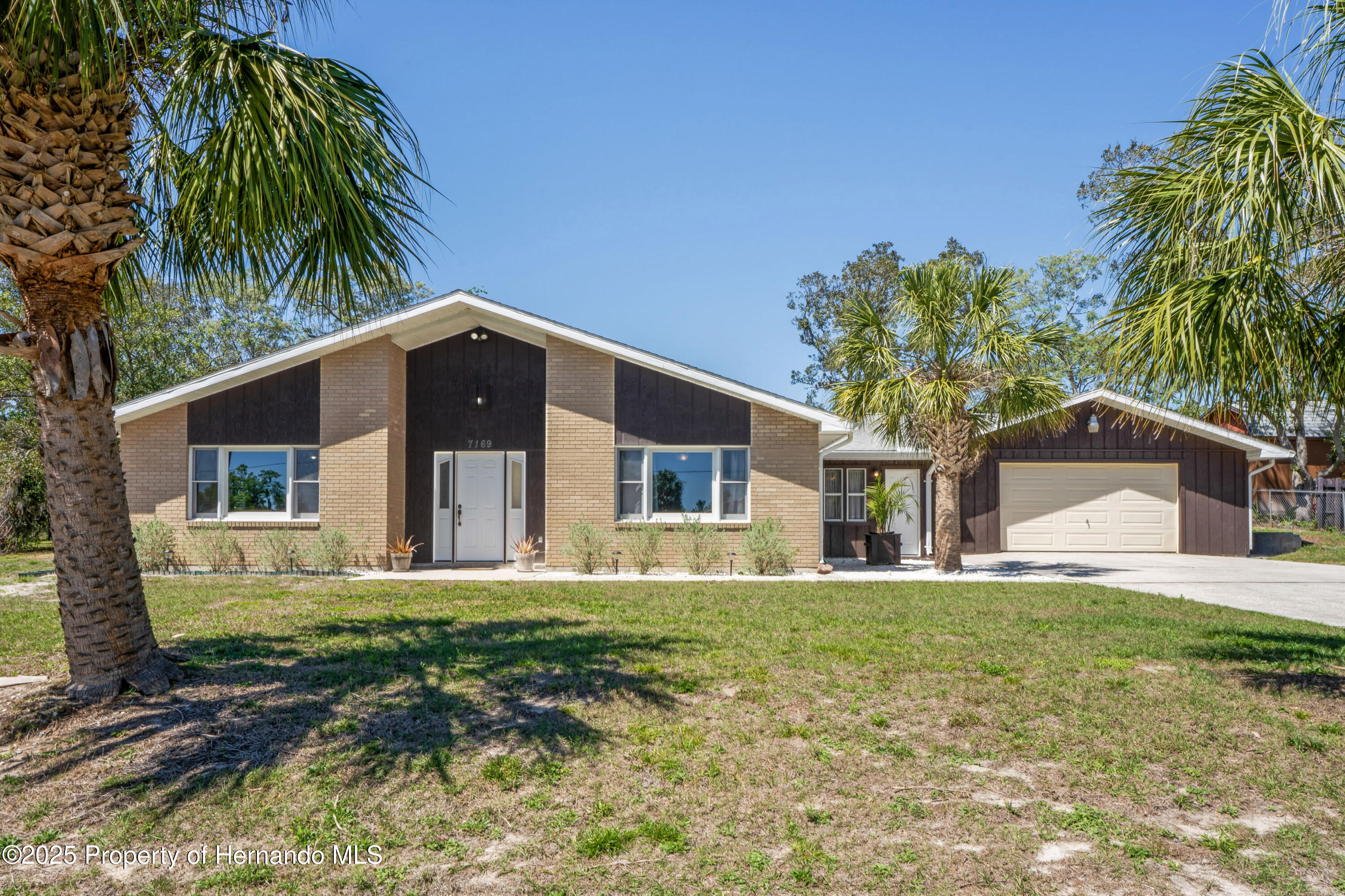 7169 Spruce Drive, Spring Hill, Florida image 1