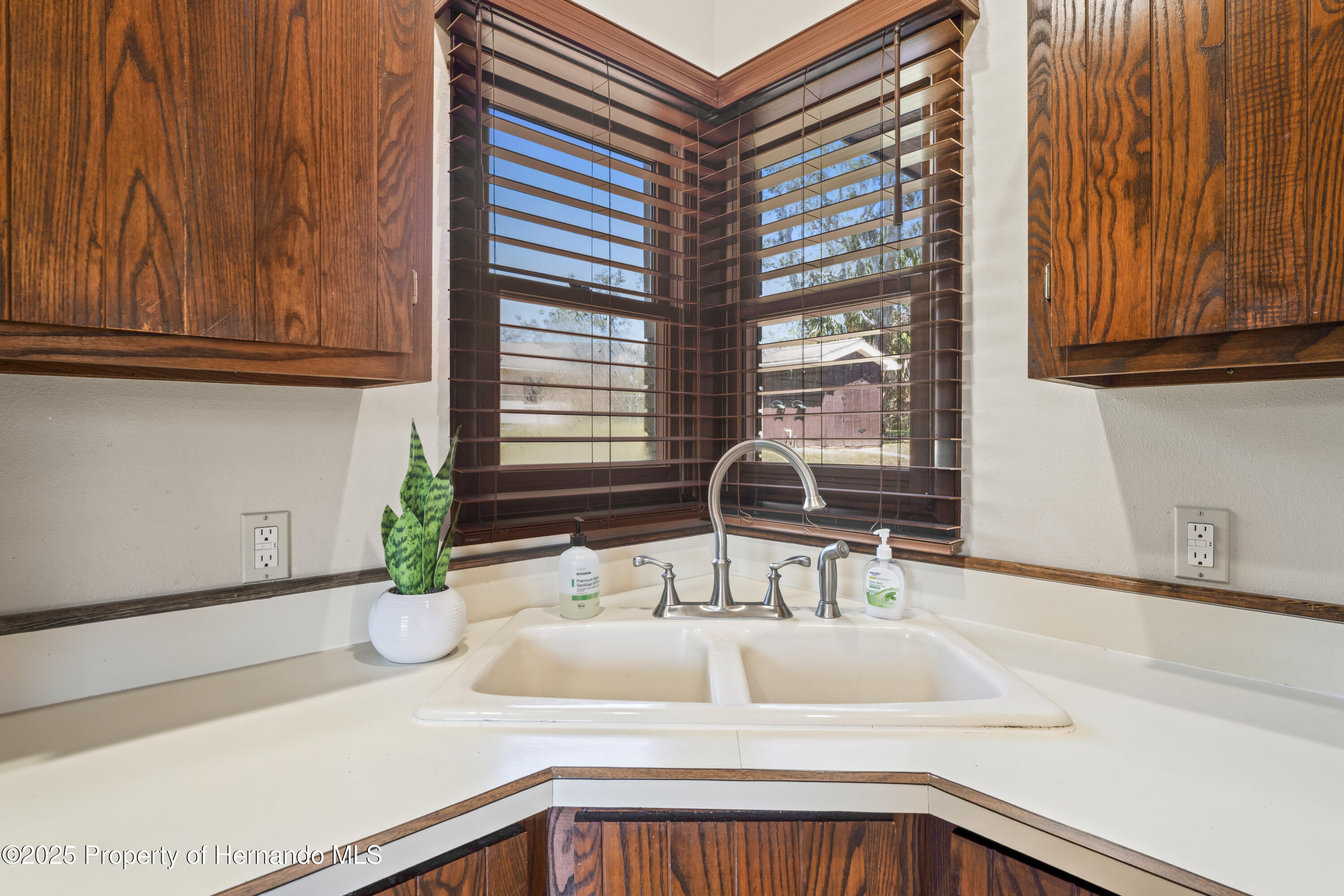 7169 Spruce Drive, Spring Hill, Florida image 14