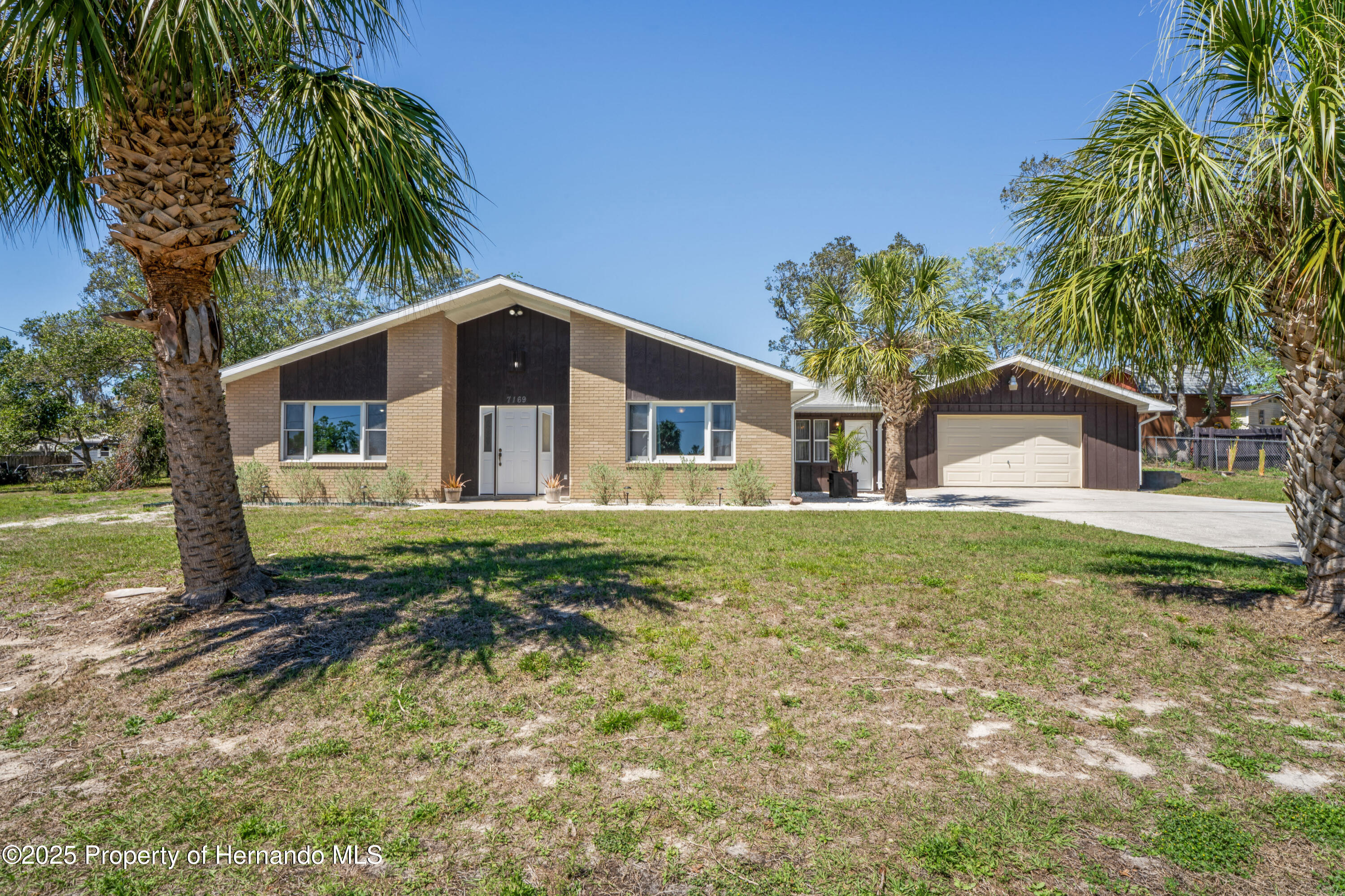 7169 Spruce Drive, Spring Hill, Florida image 2