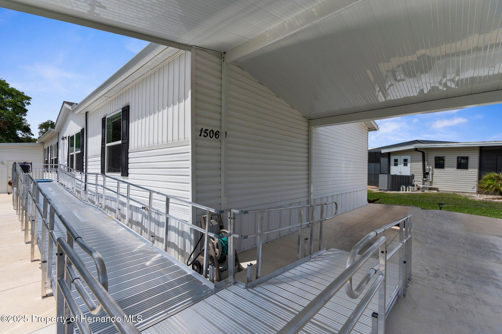 15061 Brookridge Boulevard, Brooksville, Florida image 4