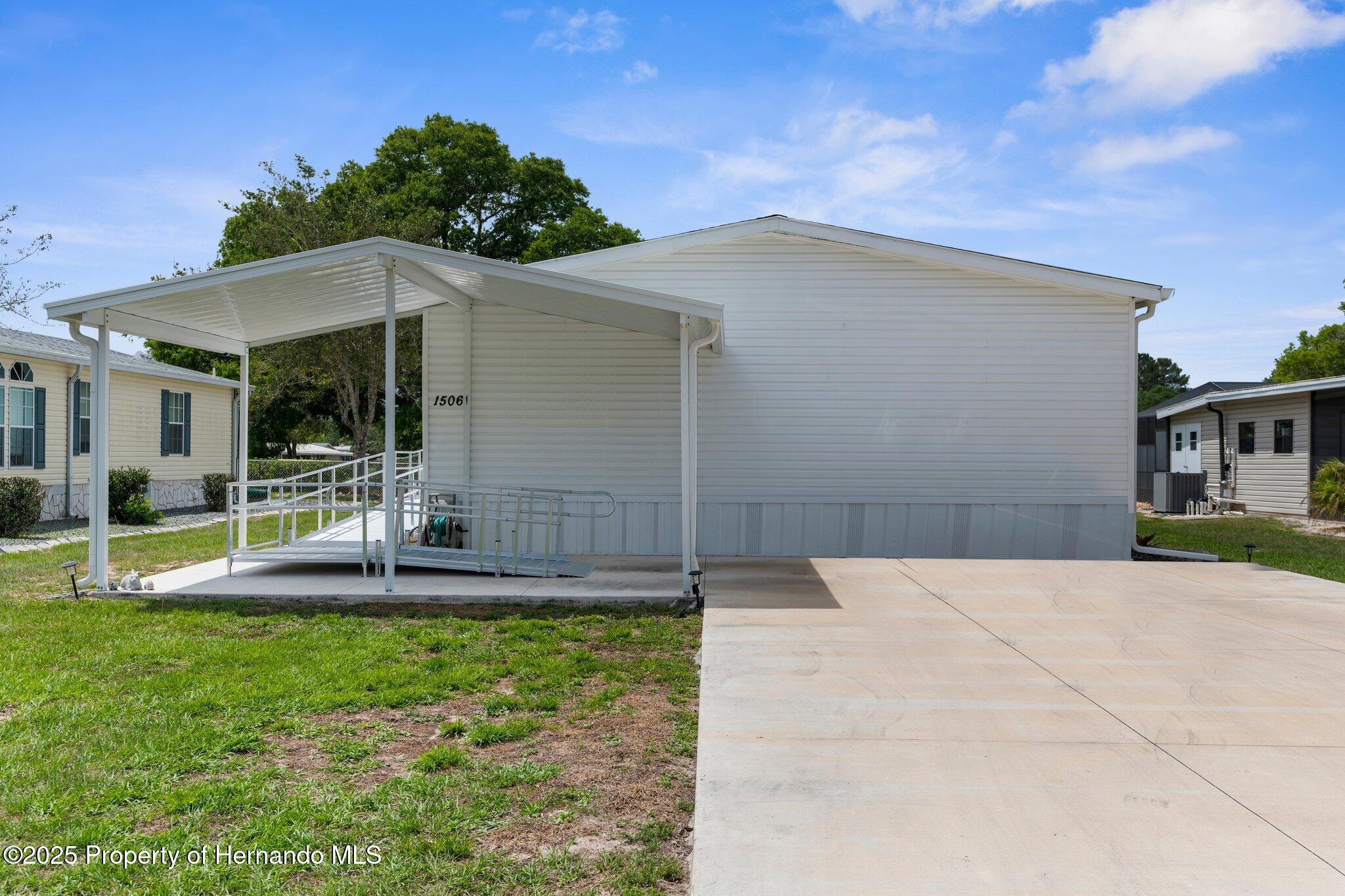 15061 Brookridge Boulevard, Brooksville, Florida image 2