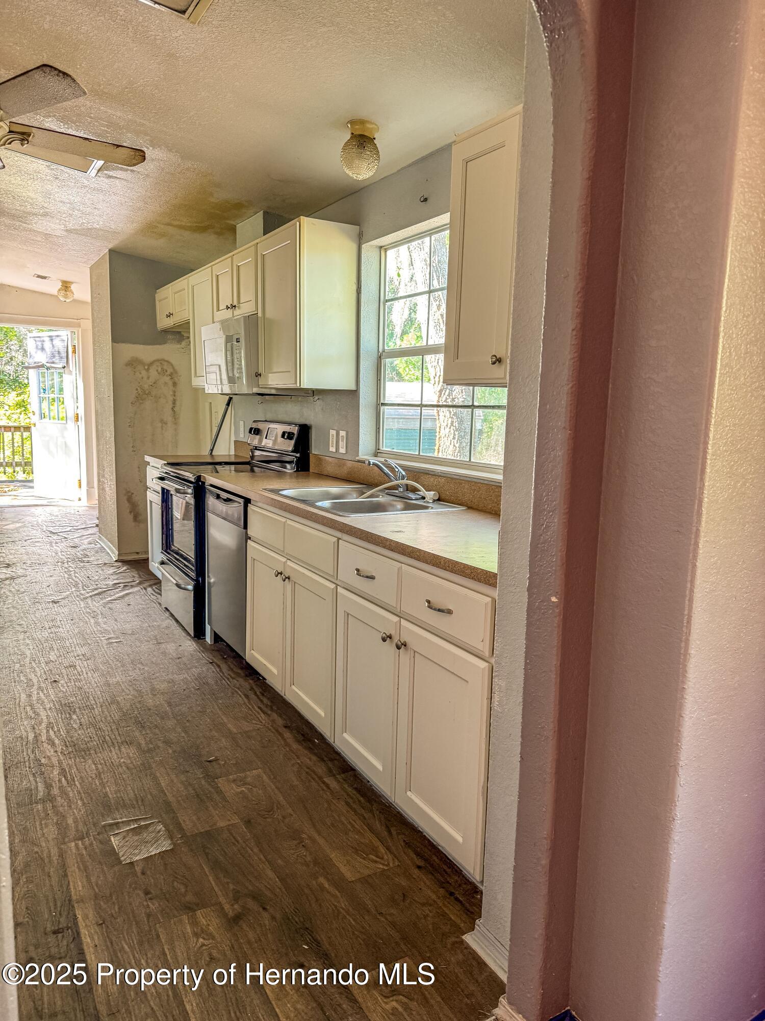 3231 Burwell Road, Webster, Florida image 18