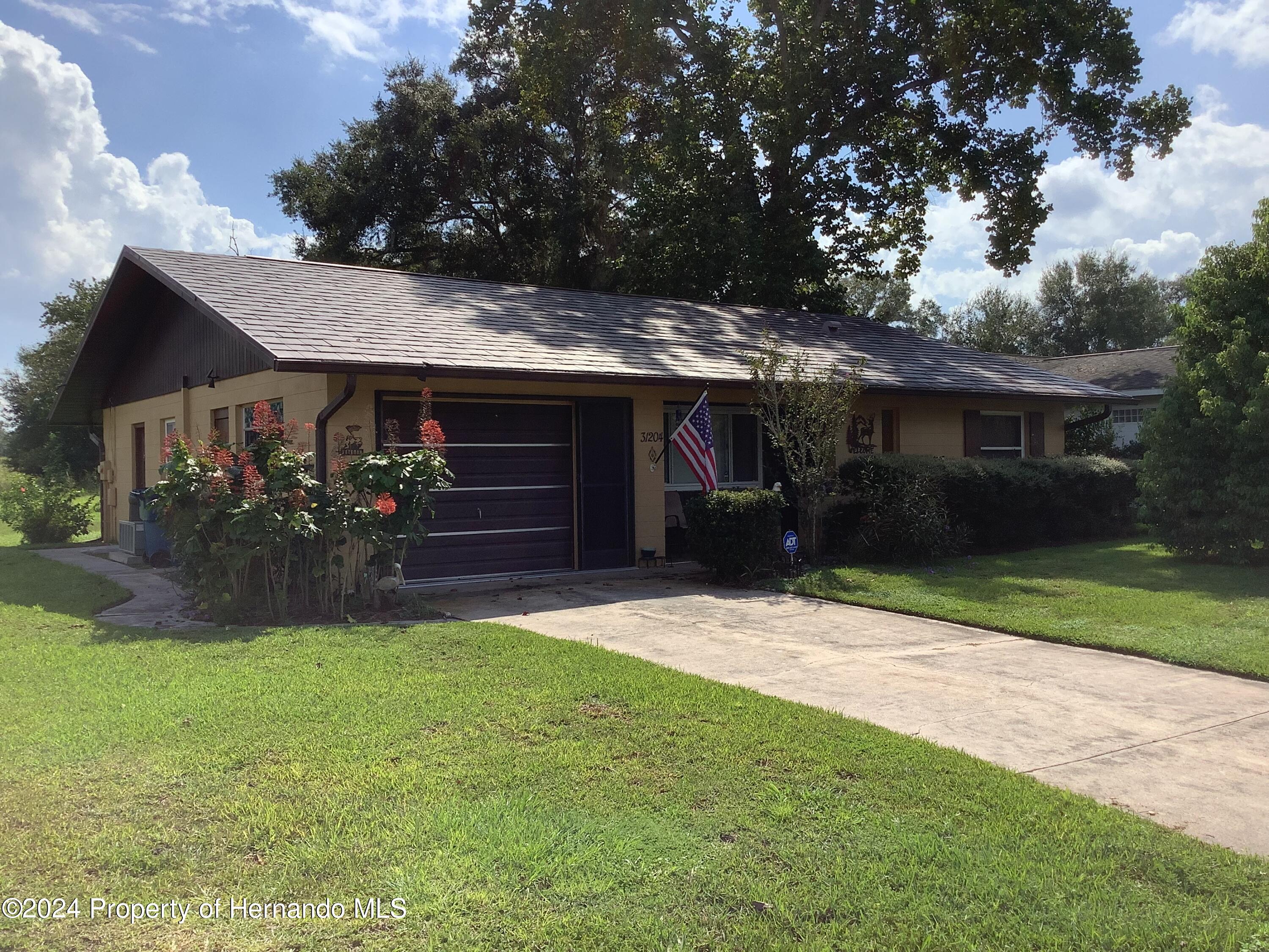 31204 Lancewood Drive, Brooksville, Florida image 2