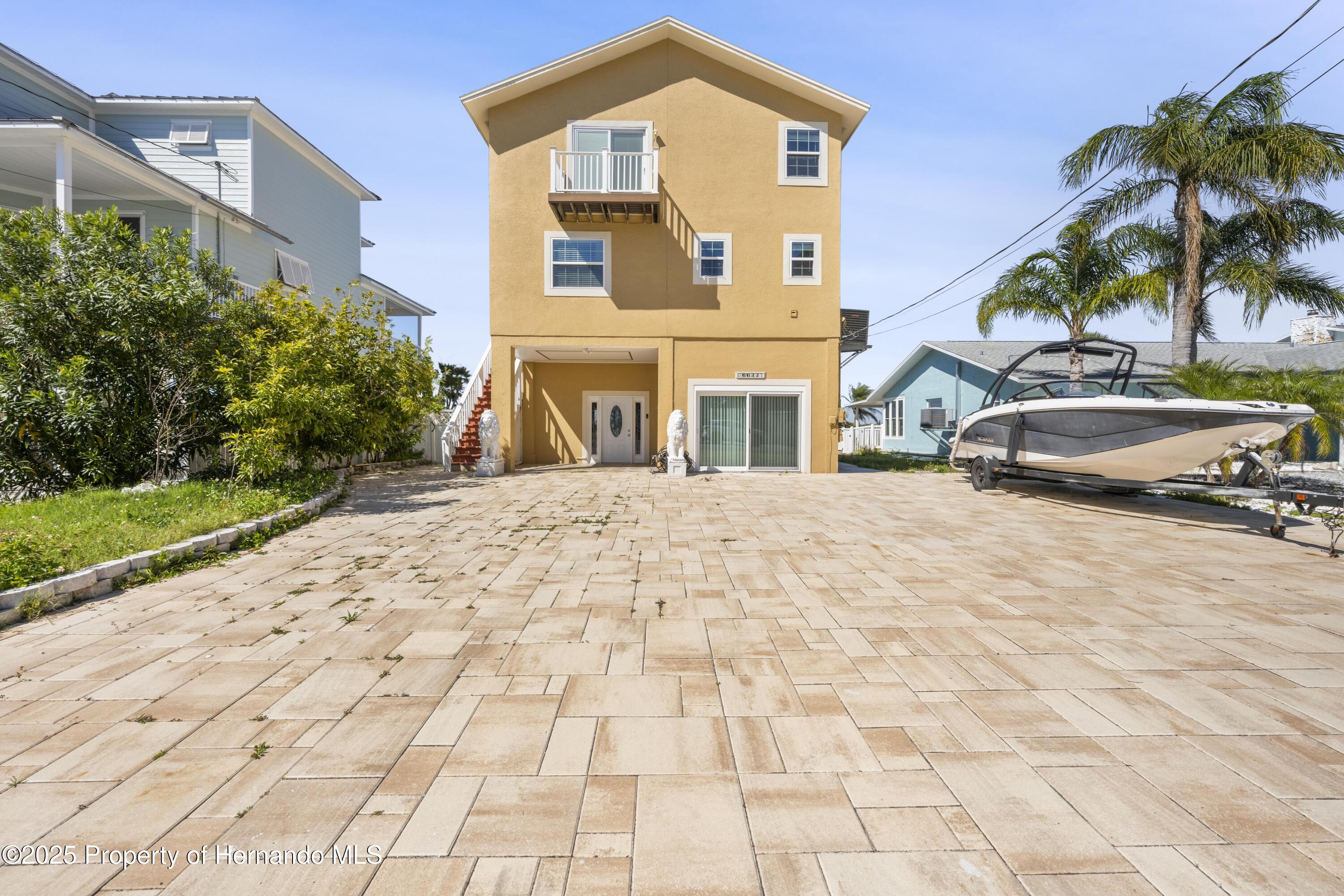 6633 Driftwood Drive, Hudson, Florida image 17