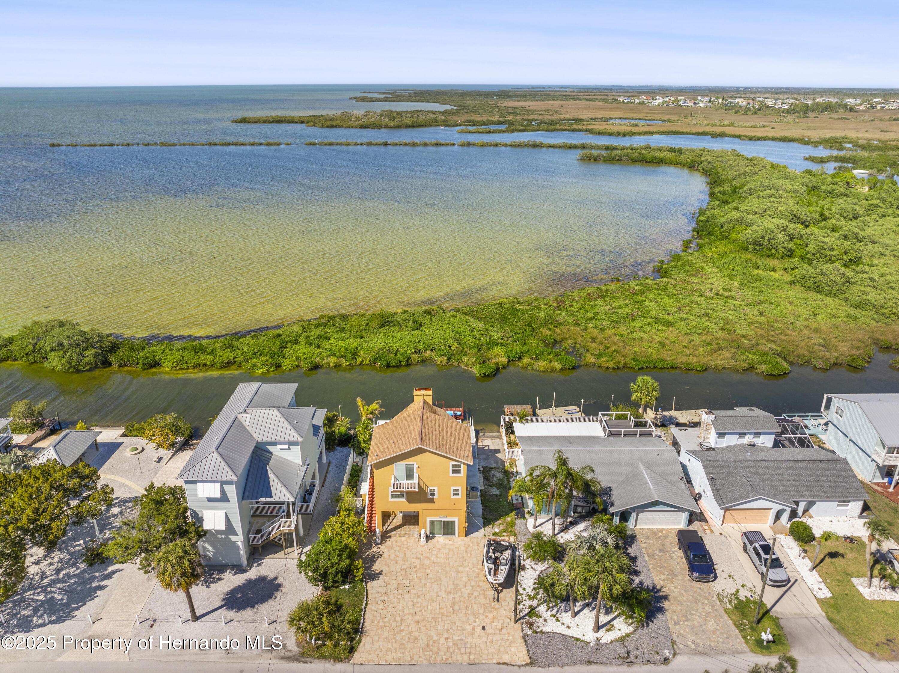 6633 Driftwood Drive, Hudson, Florida image 21