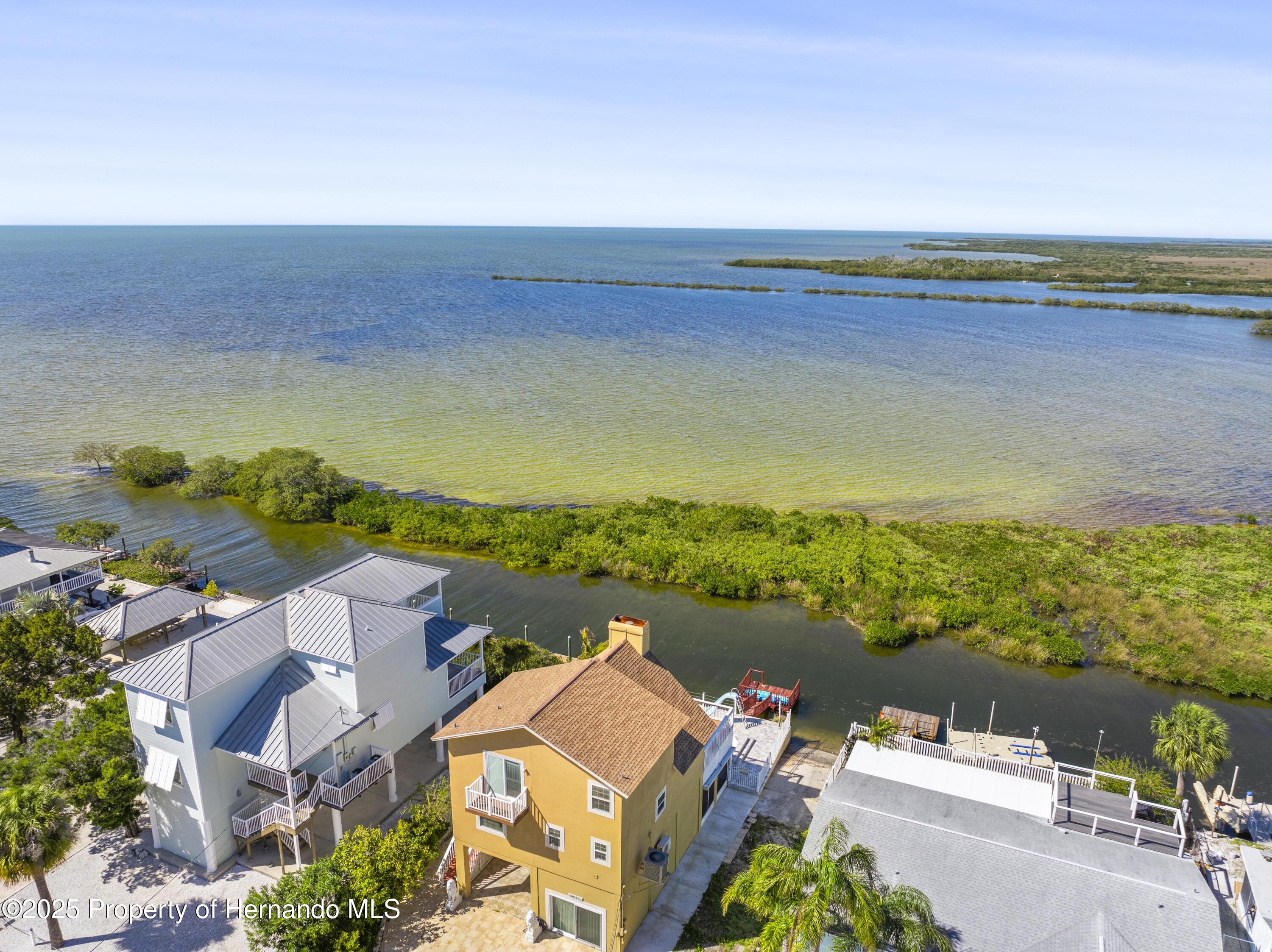 6633 Driftwood Drive, Hudson, Florida image 23