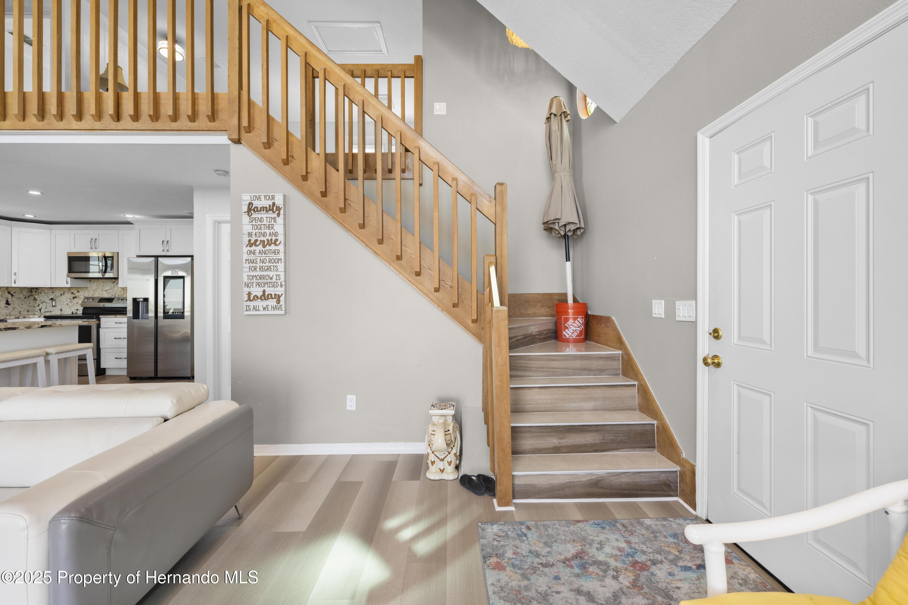 6633 Driftwood Drive, Hudson, Florida image 5
