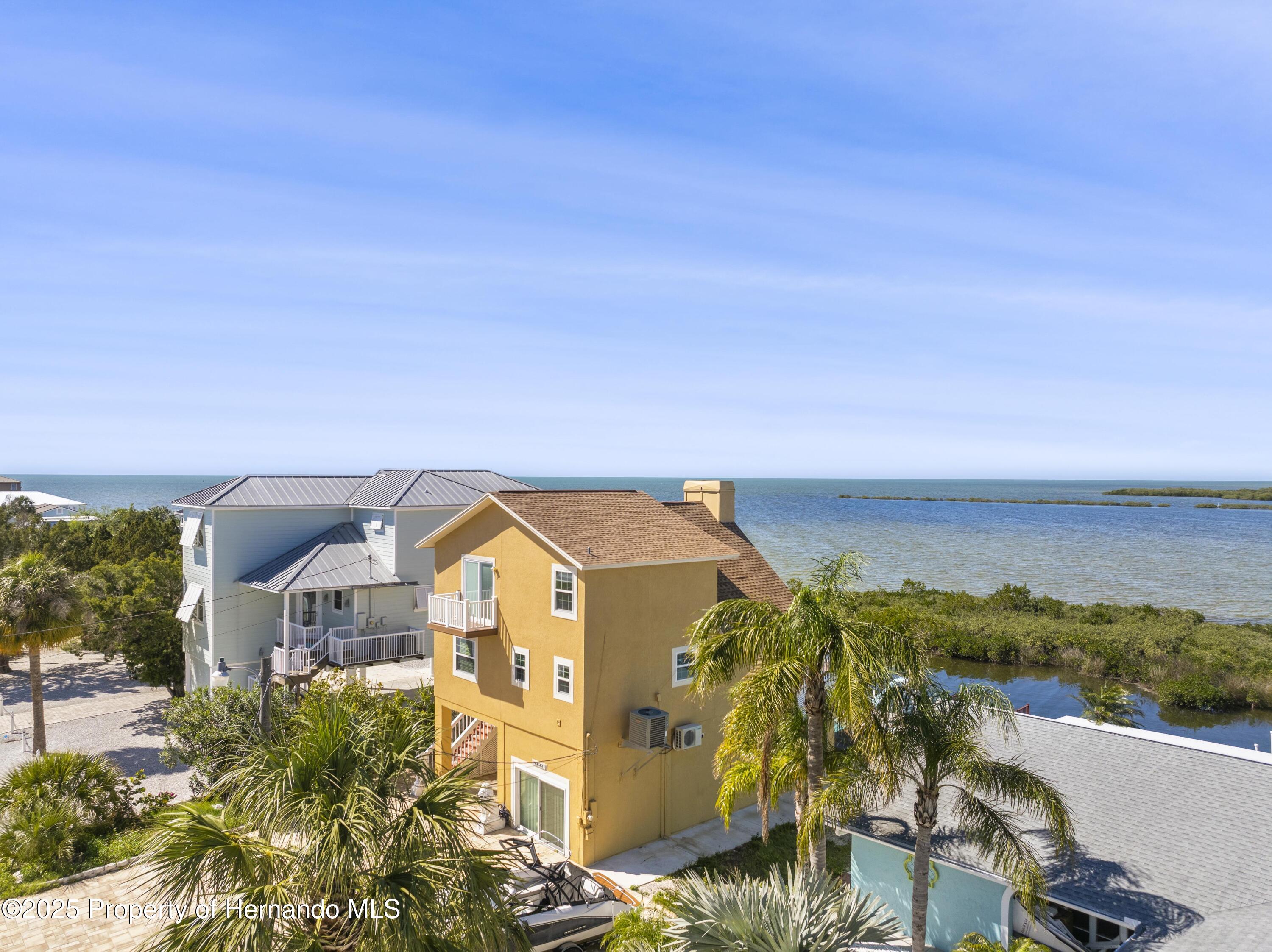 6633 Driftwood Drive, Hudson, Florida image 18