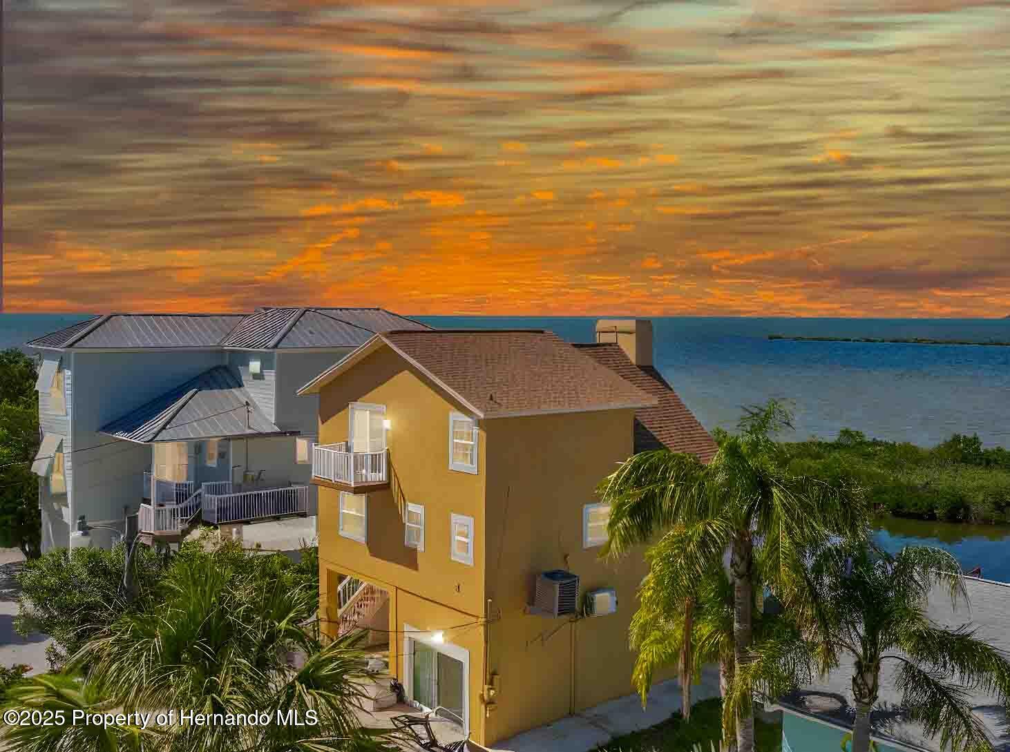 6633 Driftwood Drive, Hudson, Florida image 1