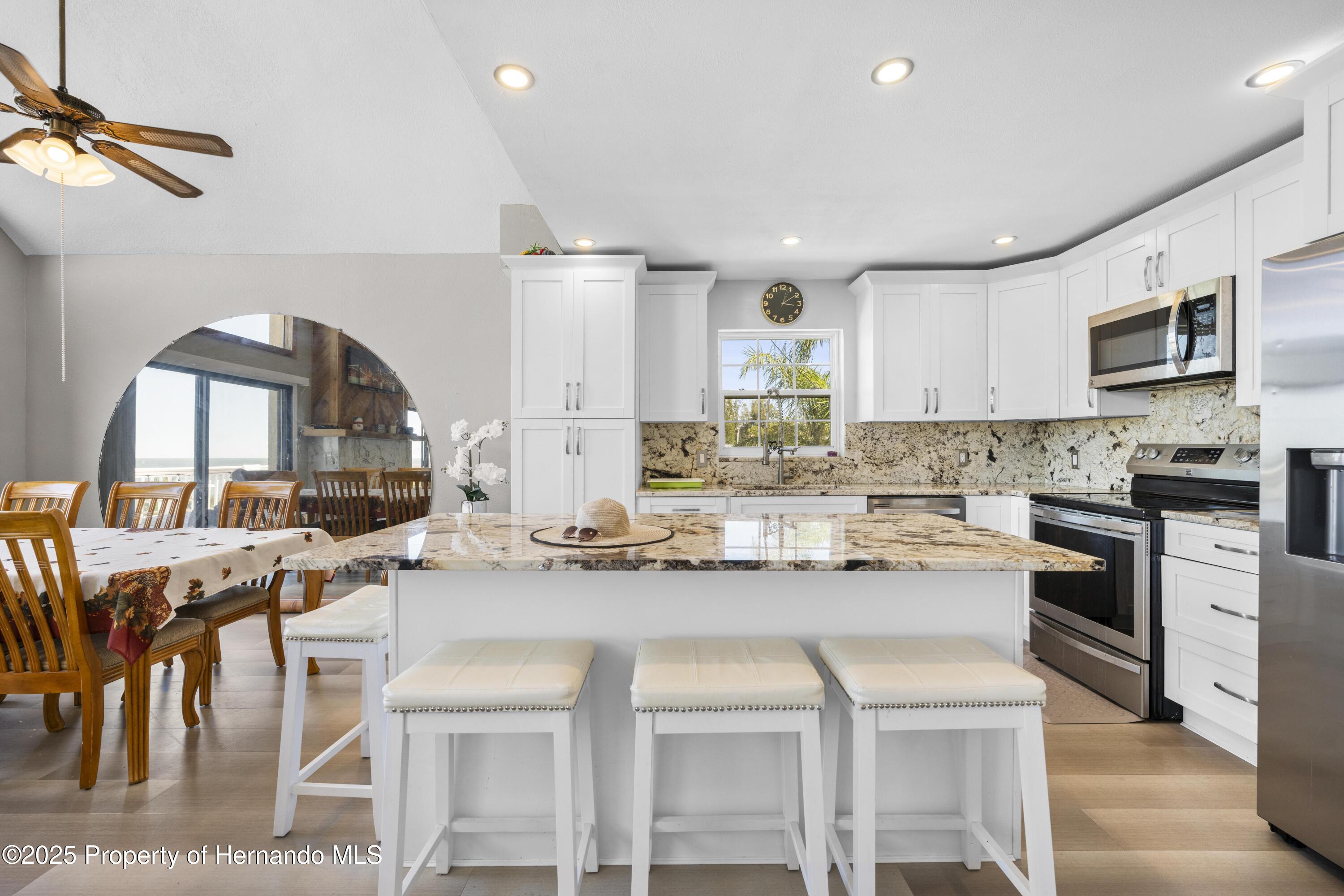 6633 Driftwood Drive, Hudson, Florida image 37