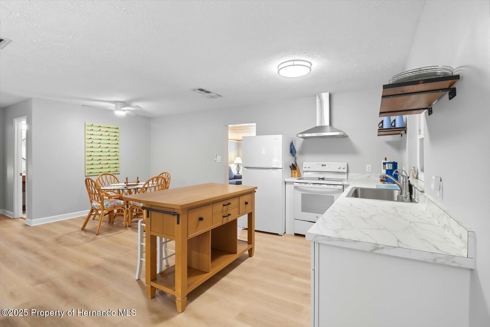 Inglis, Florida 34449, United States, 2 Bedrooms Bedrooms, ,2 BathroomsBathrooms,Residential,Active,214890