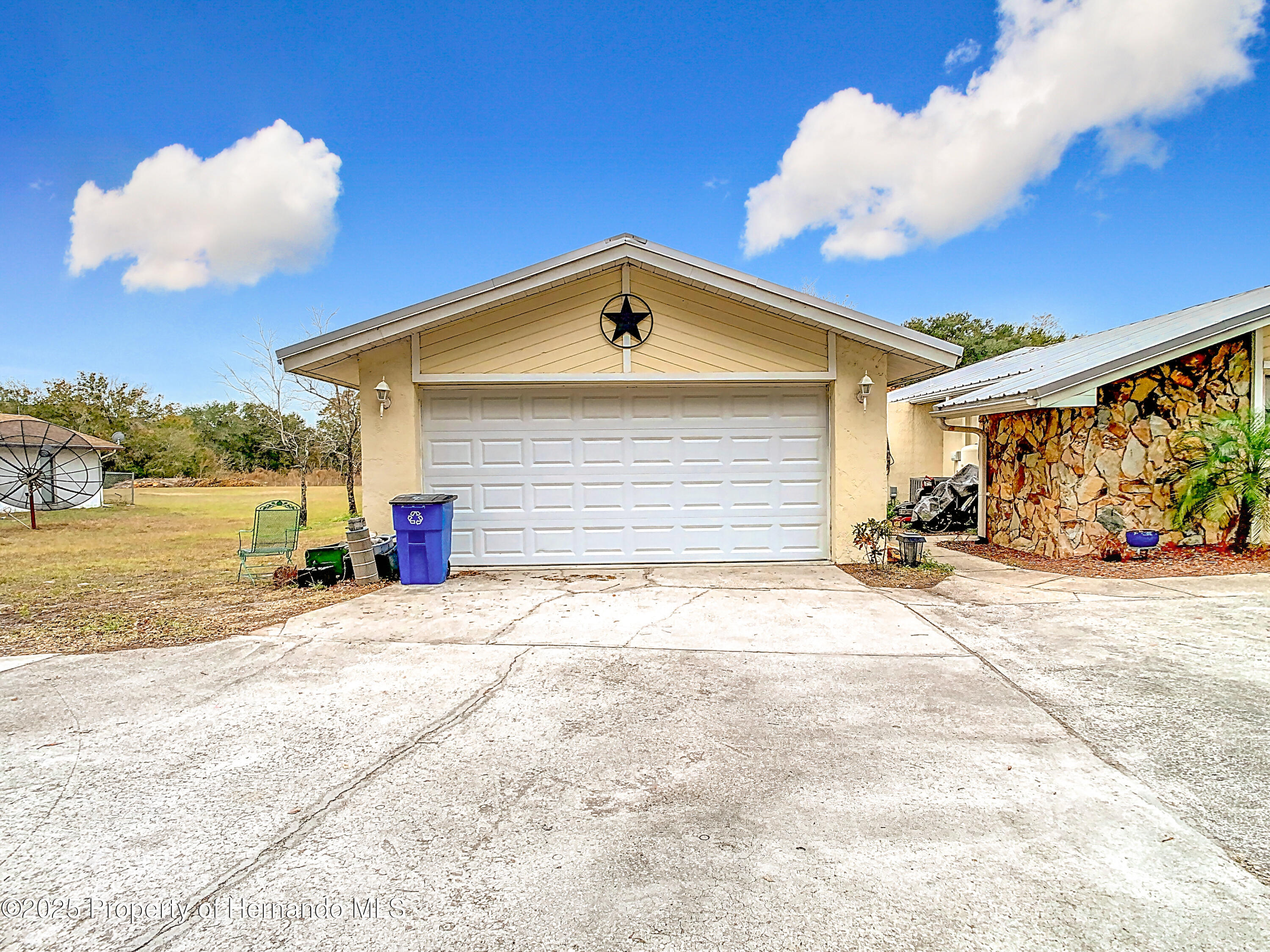 18923 Rolling Oaks Drive, Hudson, Florida image 6