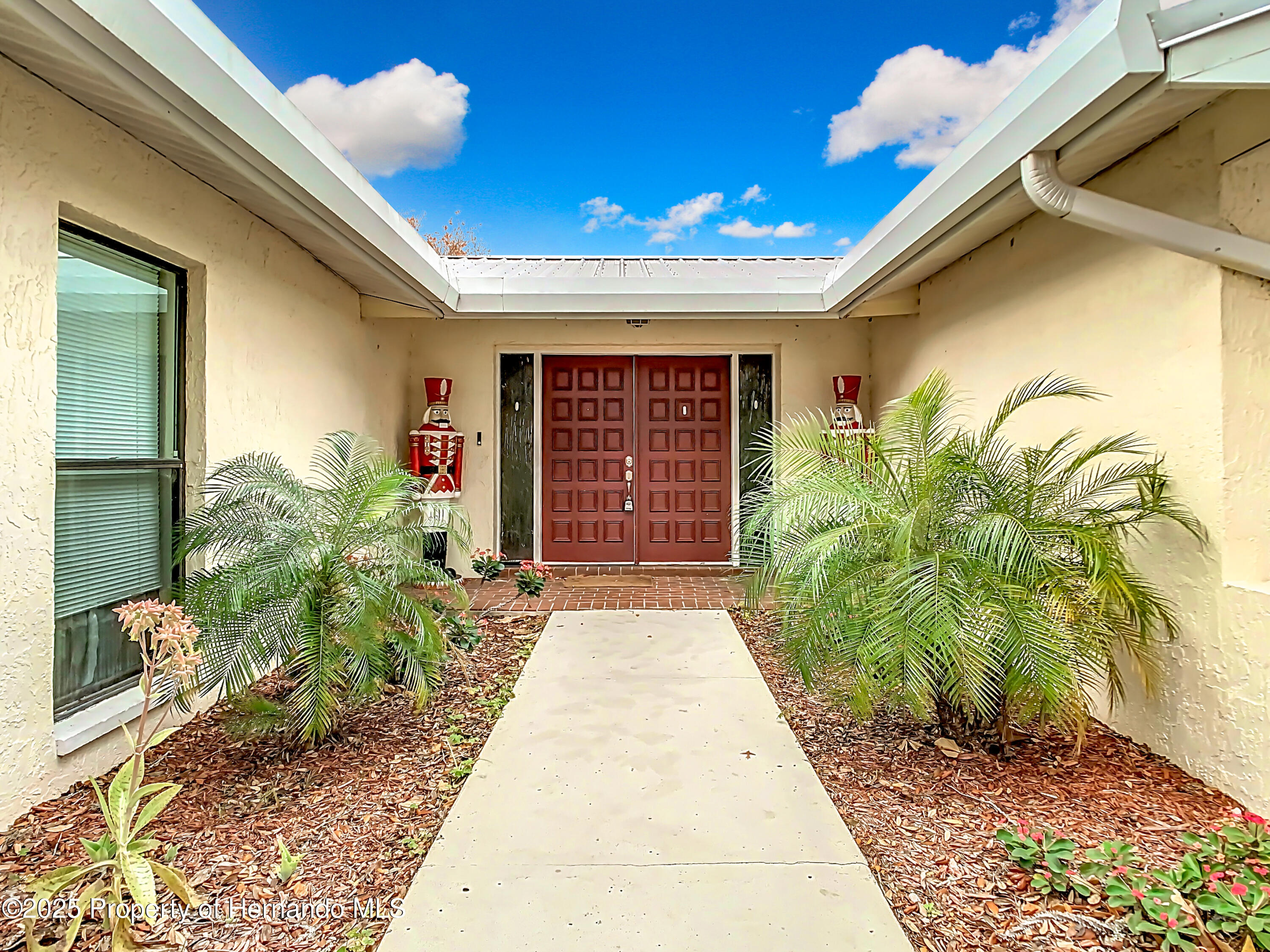 18923 Rolling Oaks Drive, Hudson, Florida image 9