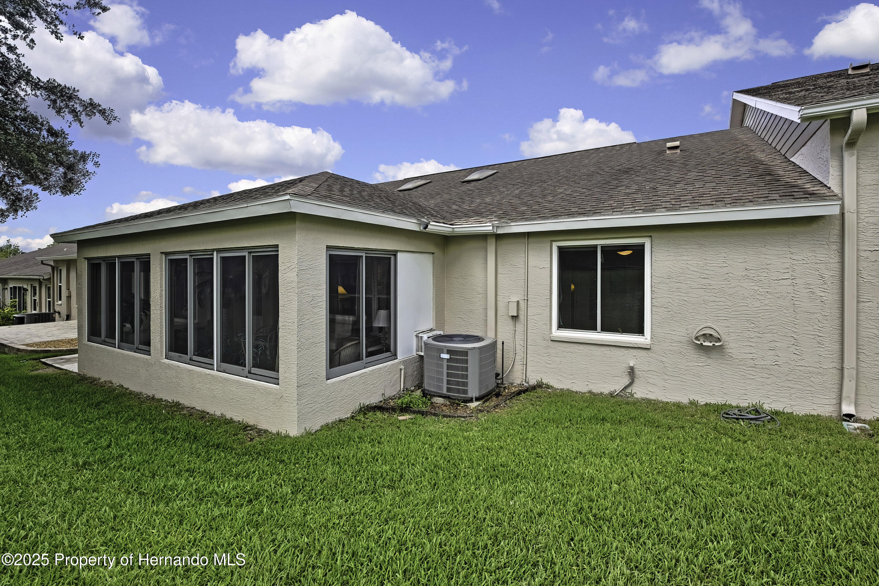 2439 Hidden Trail Drive, Spring Hill, Florida image 37