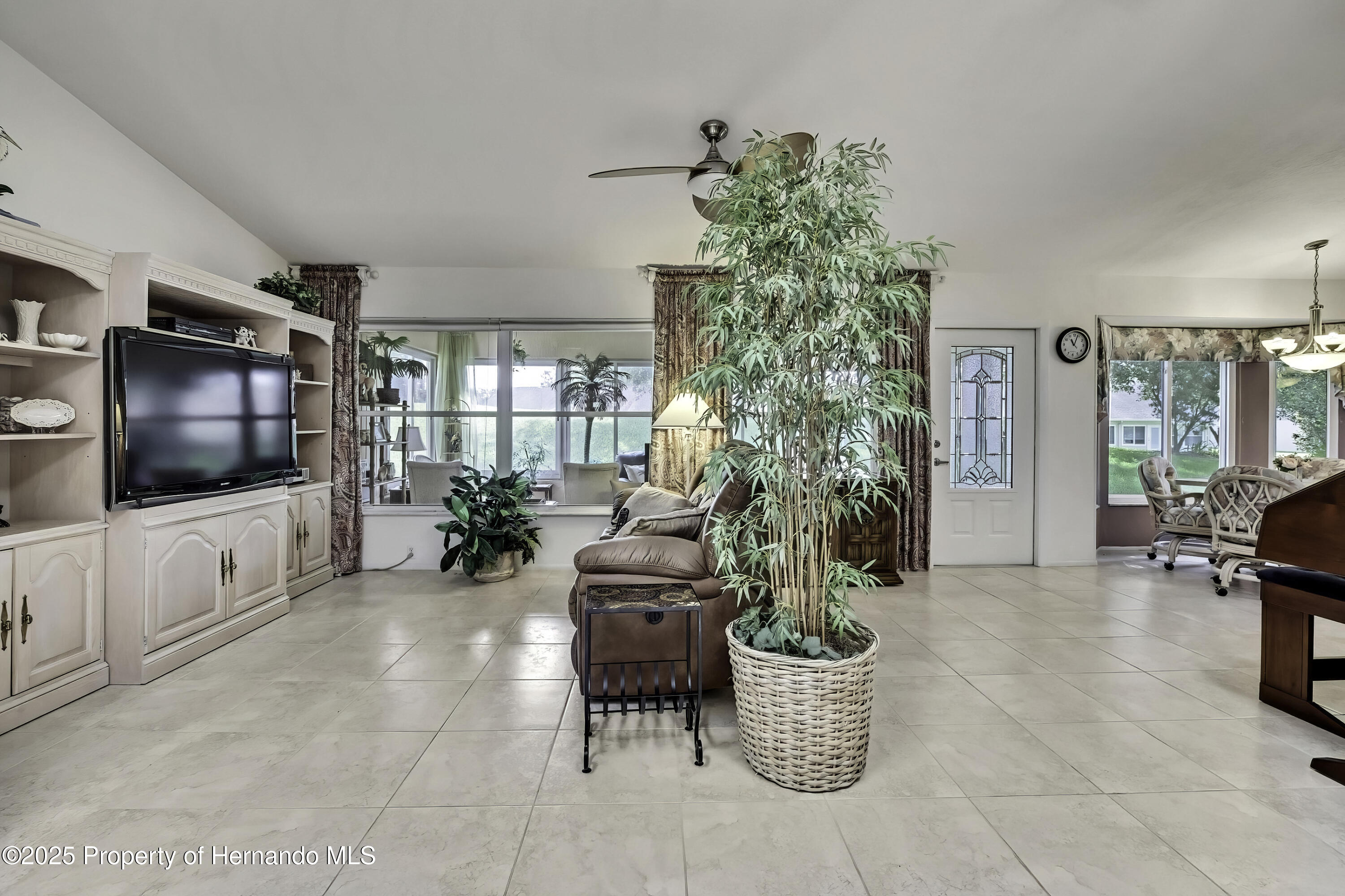 2439 Hidden Trail Drive, Spring Hill, Florida image 9