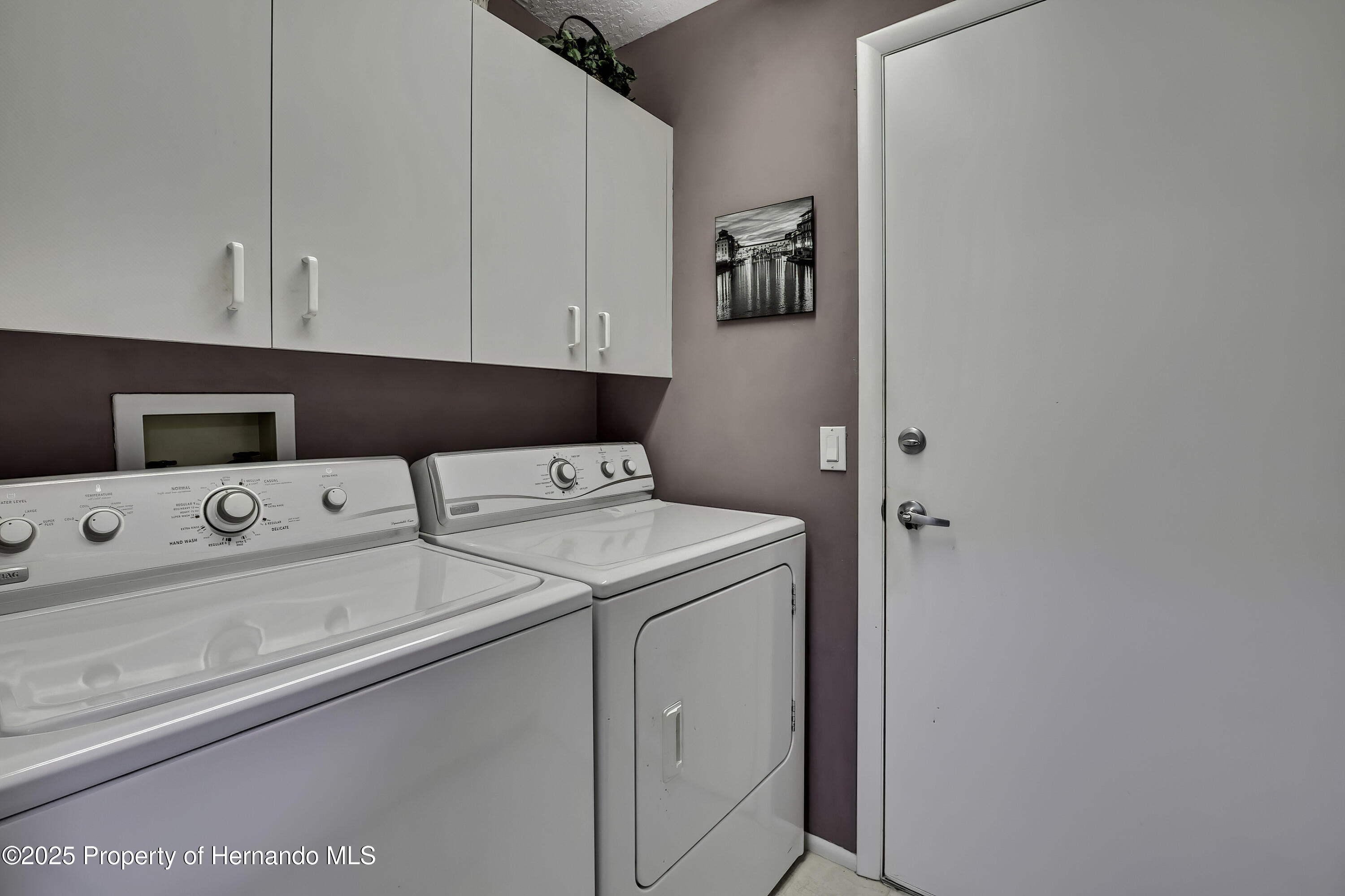 2439 Hidden Trail Drive, Spring Hill, Florida image 35
