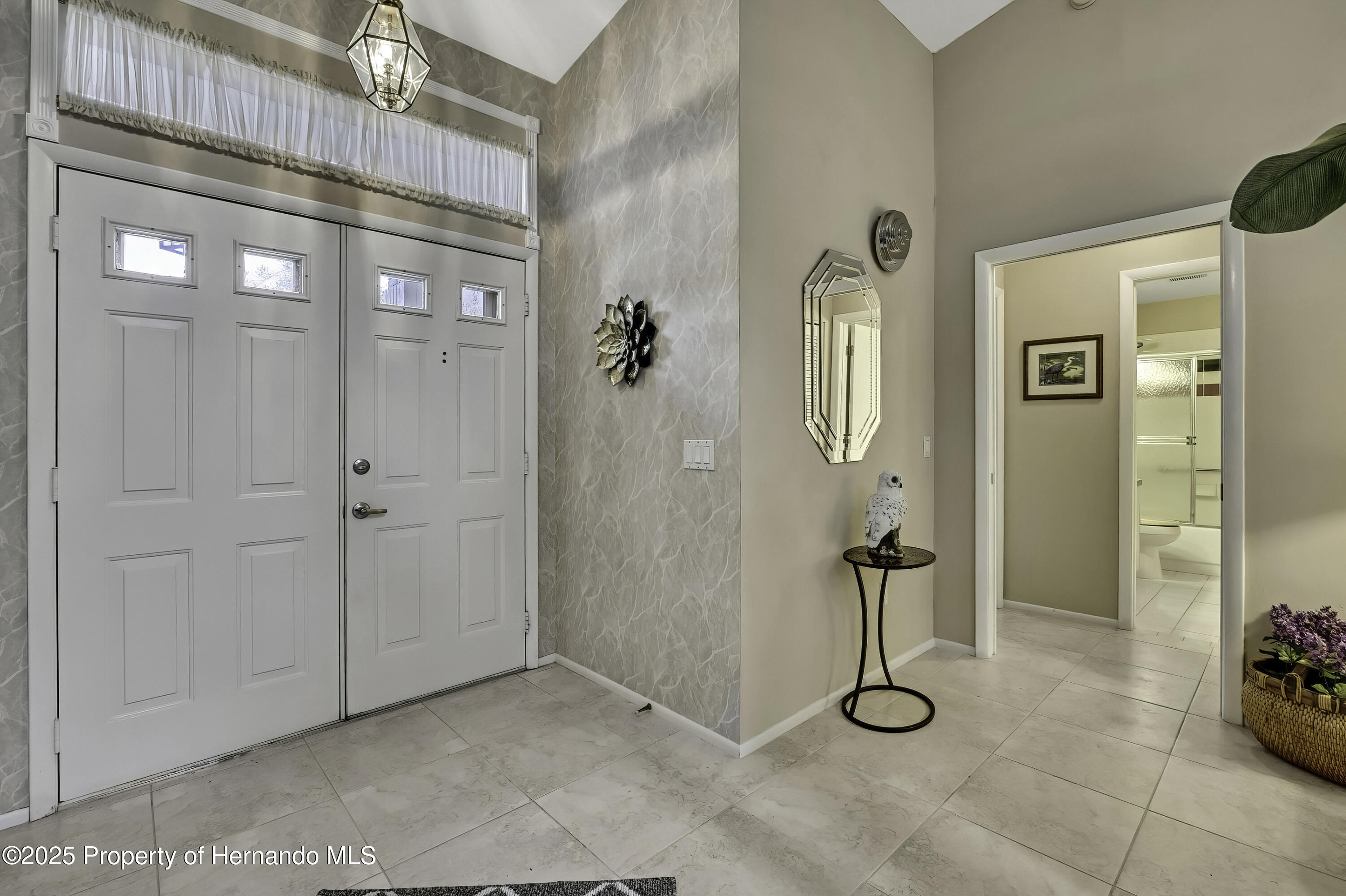 2439 Hidden Trail Drive, Spring Hill, Florida image 2