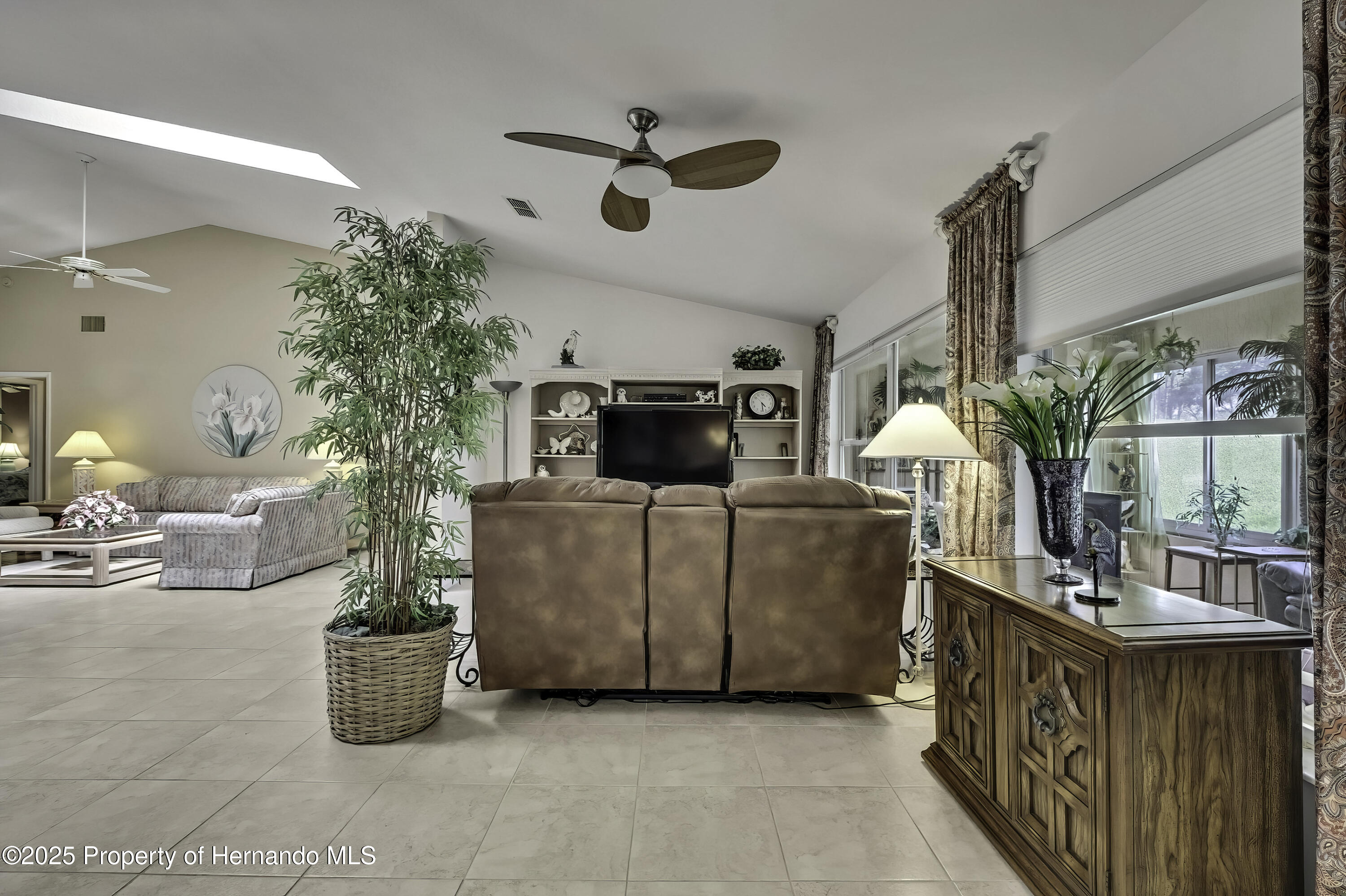 2439 Hidden Trail Drive, Spring Hill, Florida image 12
