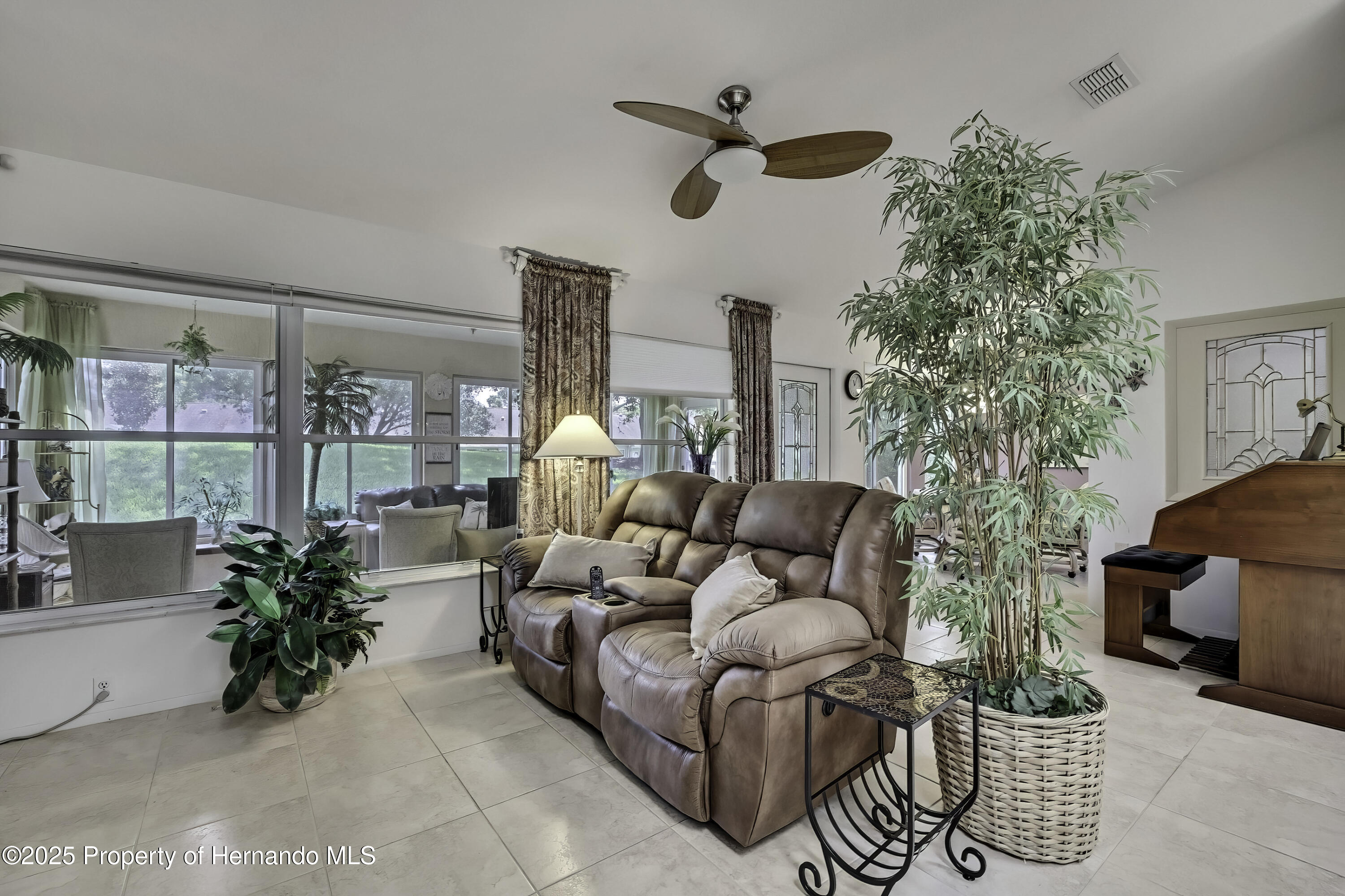 2439 Hidden Trail Drive, Spring Hill, Florida image 10