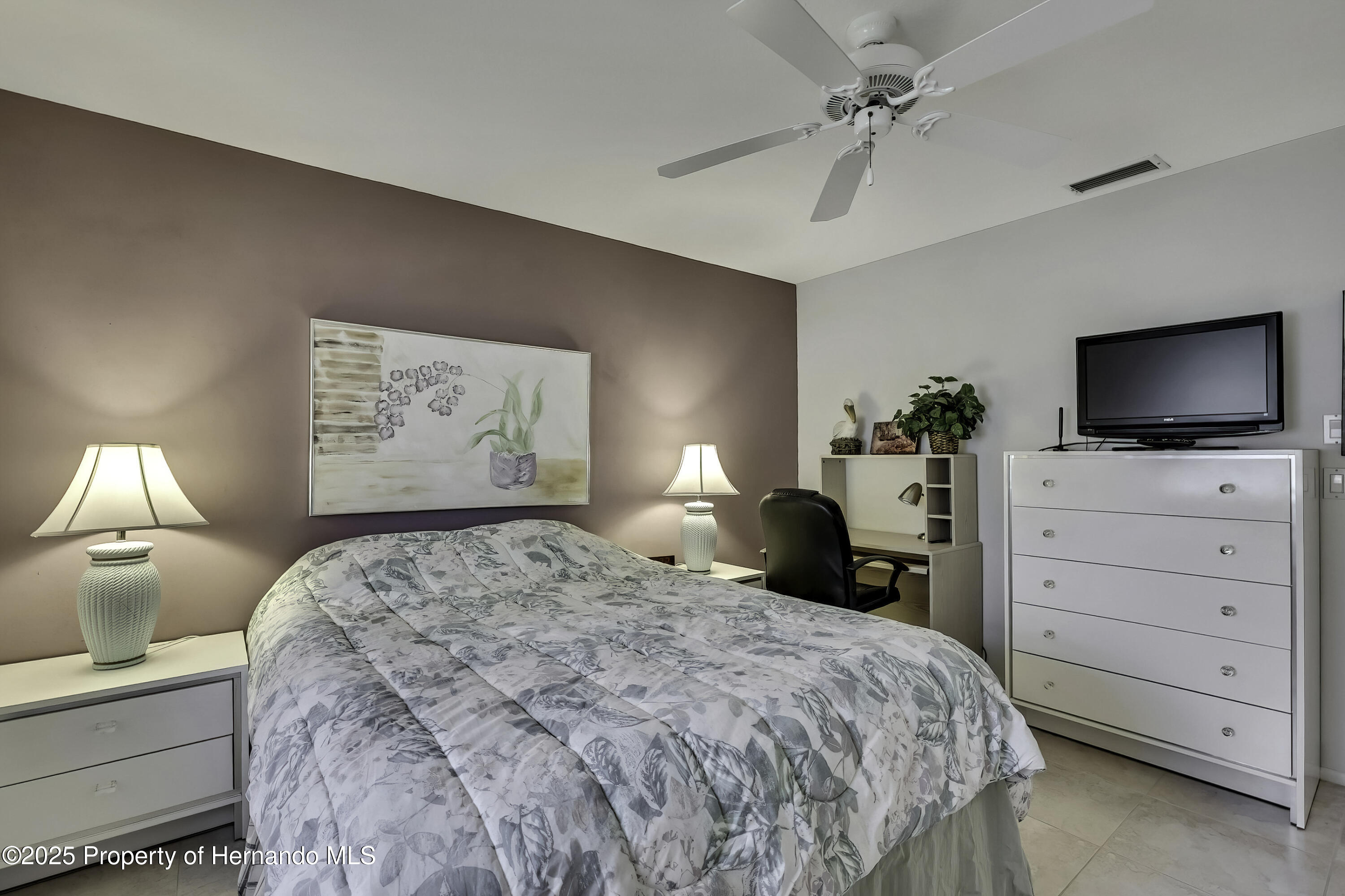 2439 Hidden Trail Drive, Spring Hill, Florida image 28