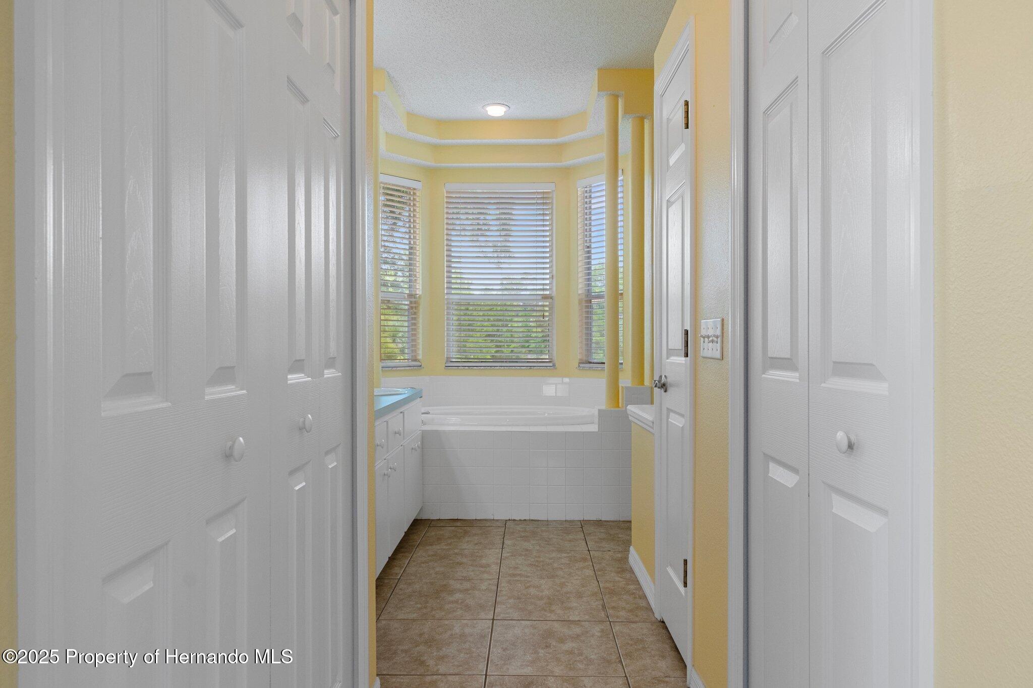 8382 Christopher Lane, Brooksville, Florida image 32