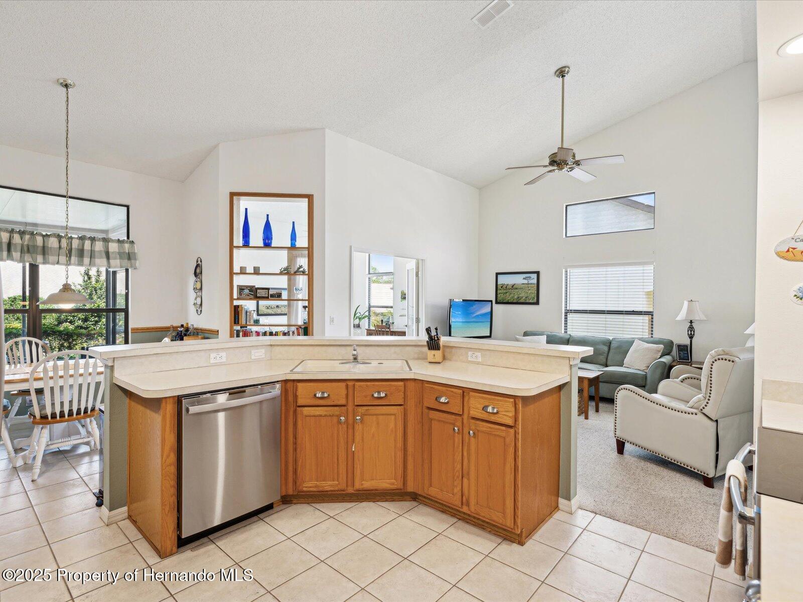 8013 Summerbreeze Terrace, Spring Hill, Florida image 23
