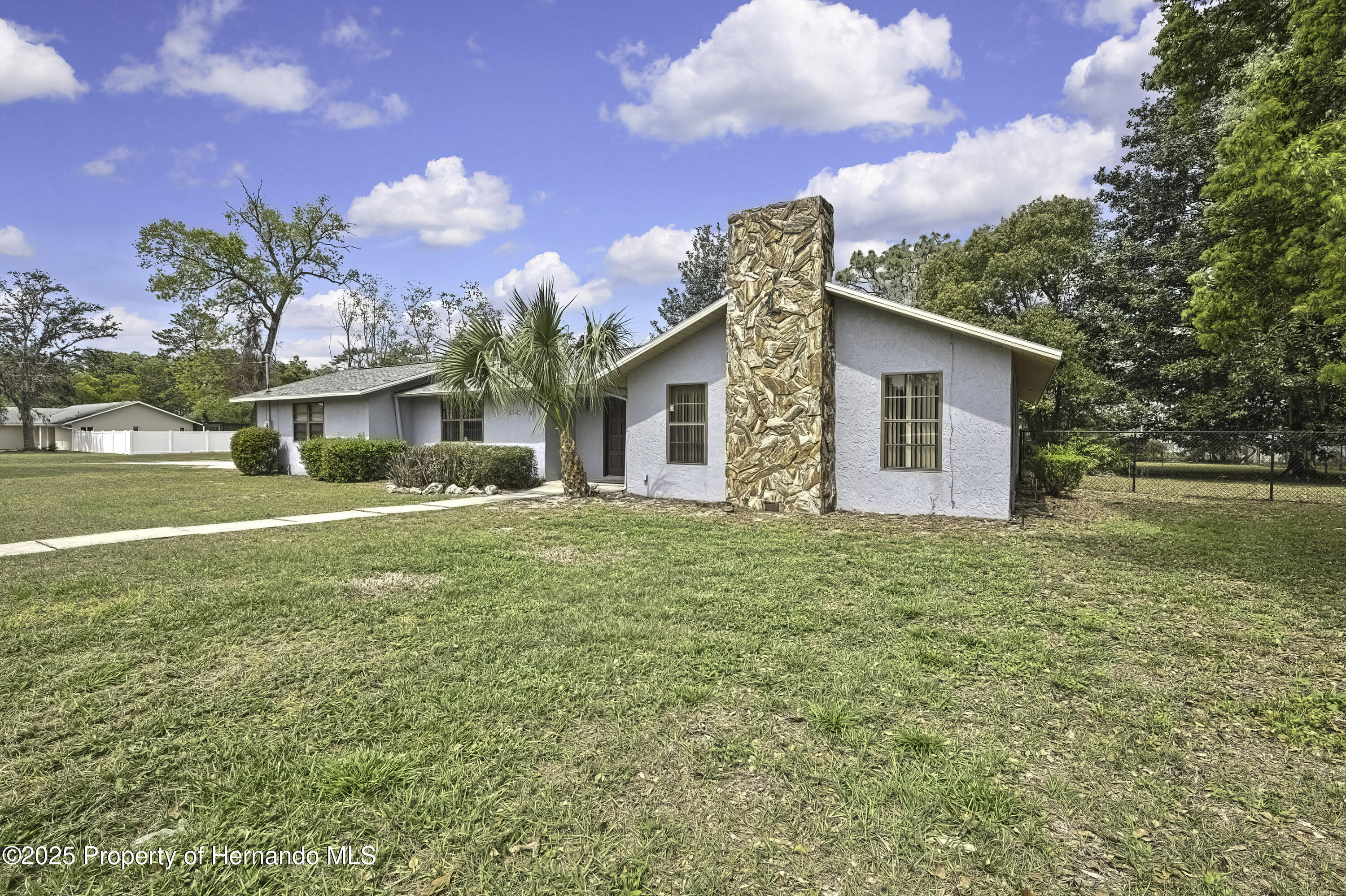 15035 Woodbury Road, Brooksville, Florida image 4