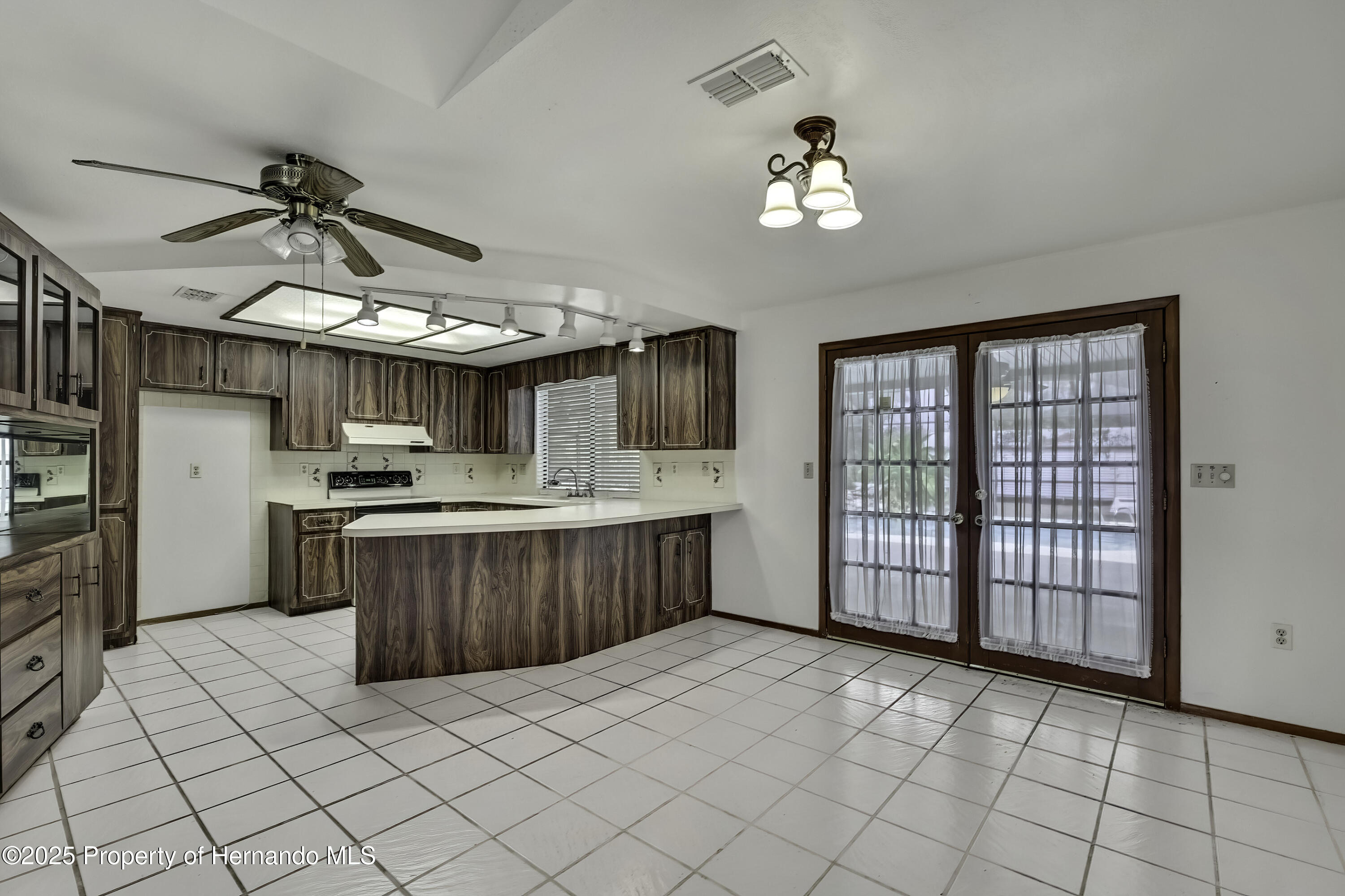 15035 Woodbury Road, Brooksville, Florida image 11