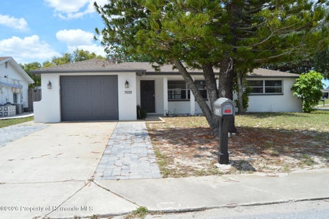 Homes For Sale - 7628 Candle Drive<br/> Port Richey, FL 34668