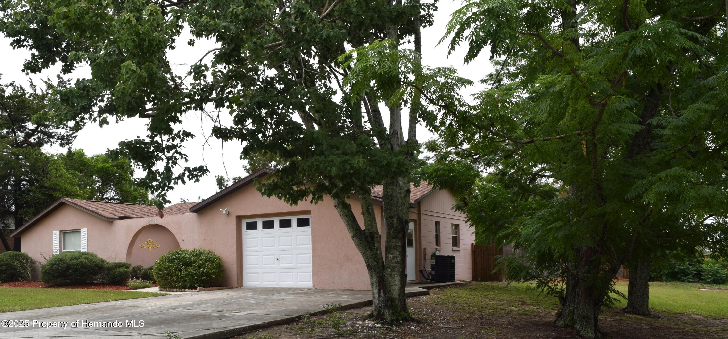 12488 Harper Street, Spring Hill, Florida image 2