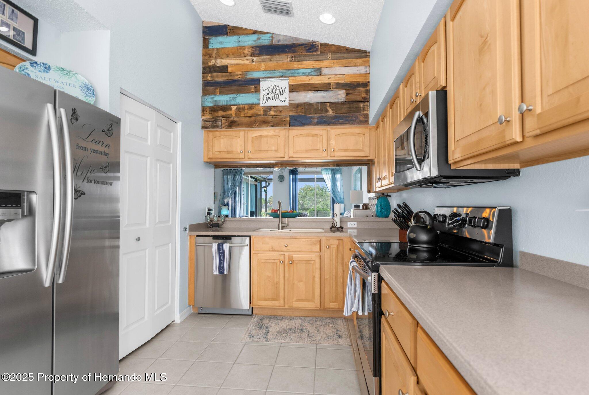 18209 Breland Drive, Hudson, Florida image 9