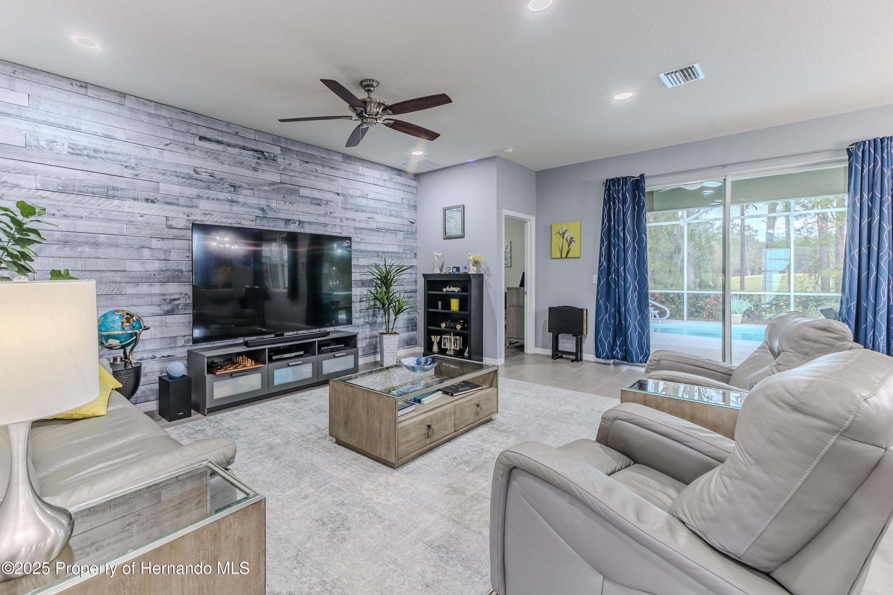 17679 Garsalaso Circle, Brooksville, Florida image 9