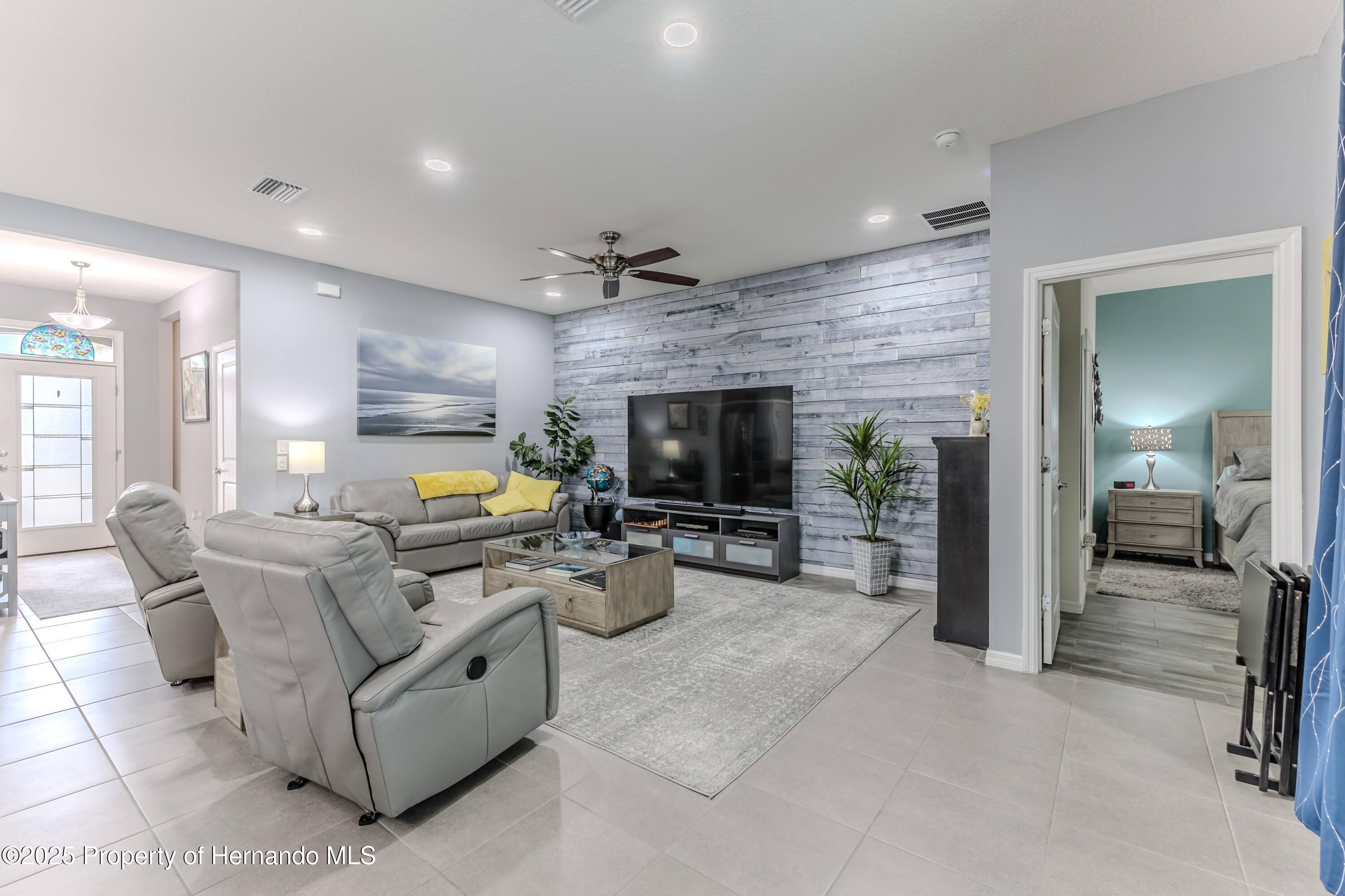 17679 Garsalaso Circle, Brooksville, Florida image 11