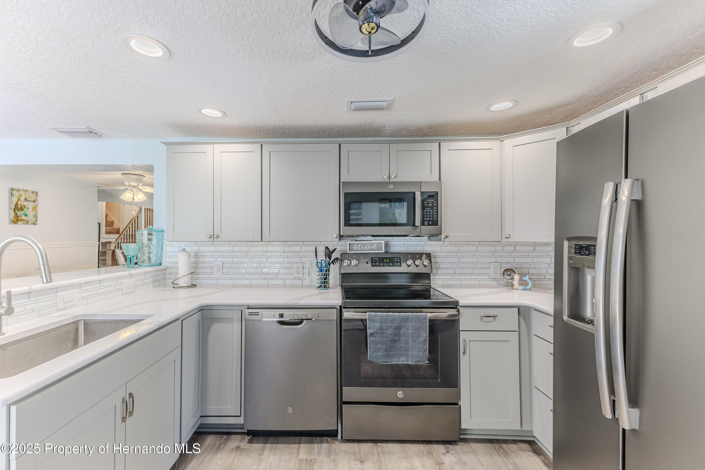 5507 Darlene Street, Spring Hill, Florida image 31