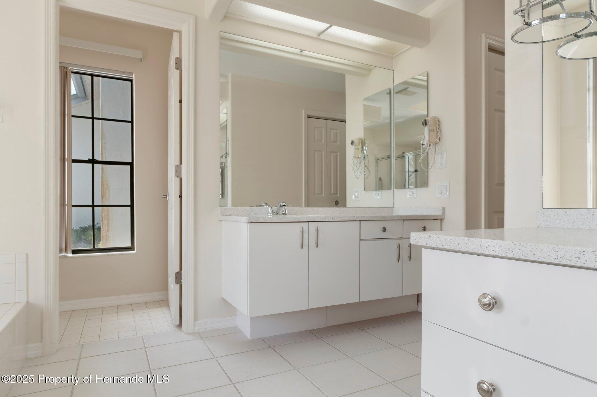 9397 Merriweather Drive, Weeki Wachee, Florida image 36