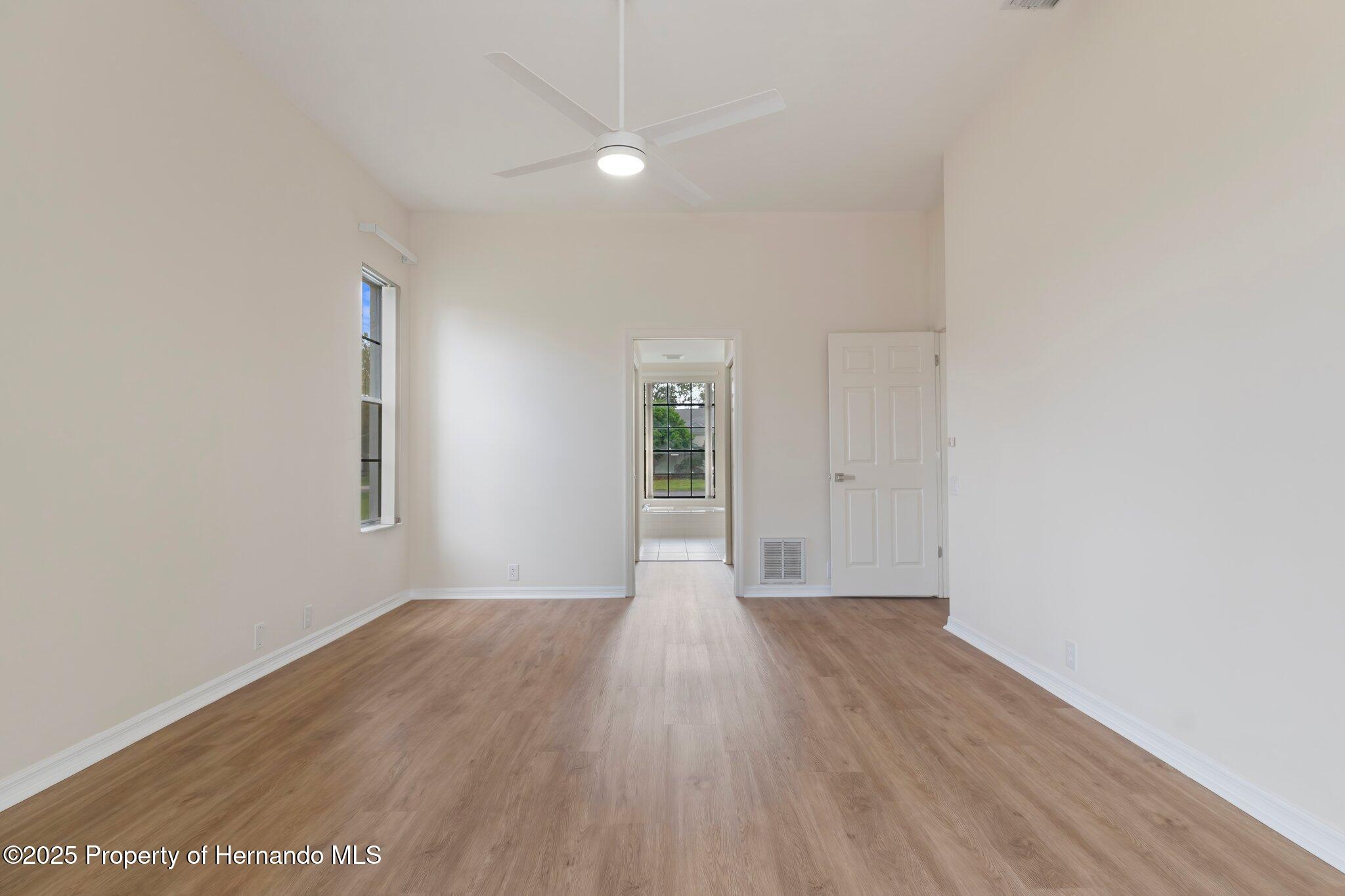 9397 Merriweather Drive, Weeki Wachee, Florida image 31
