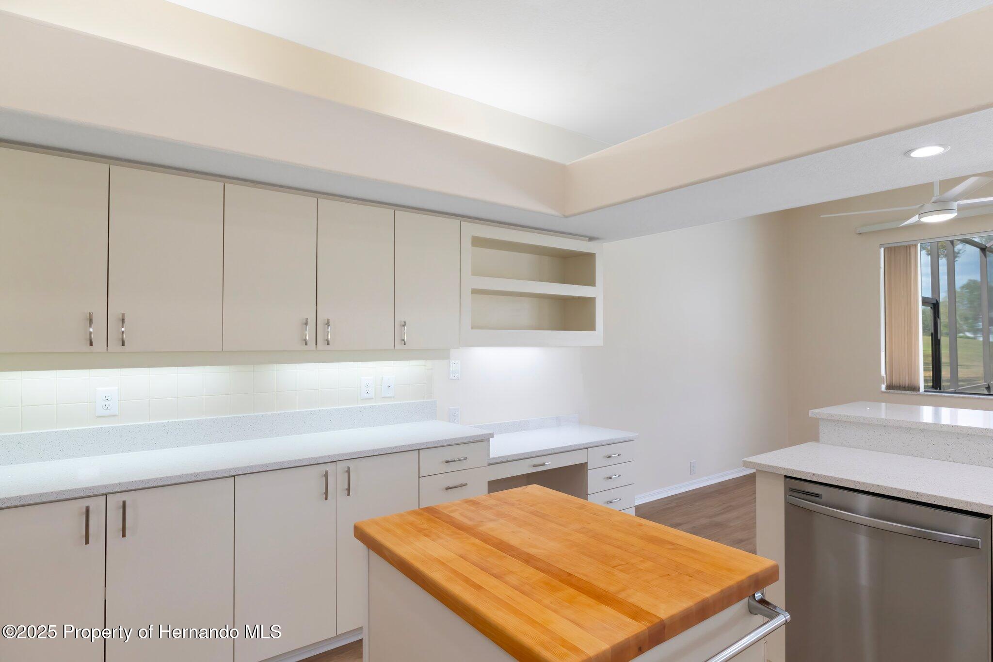9397 Merriweather Drive, Weeki Wachee, Florida image 23