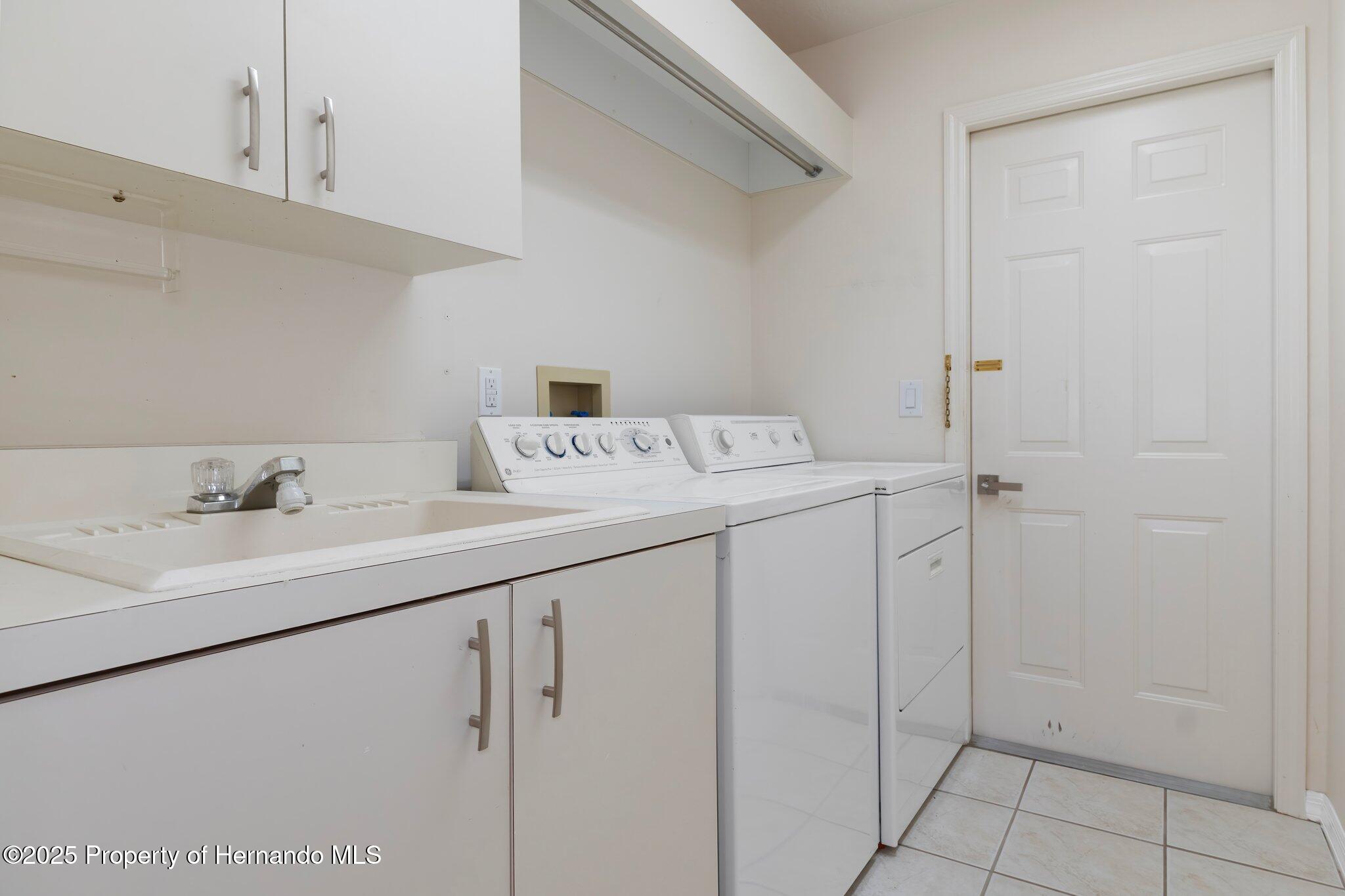 9397 Merriweather Drive, Weeki Wachee, Florida image 44