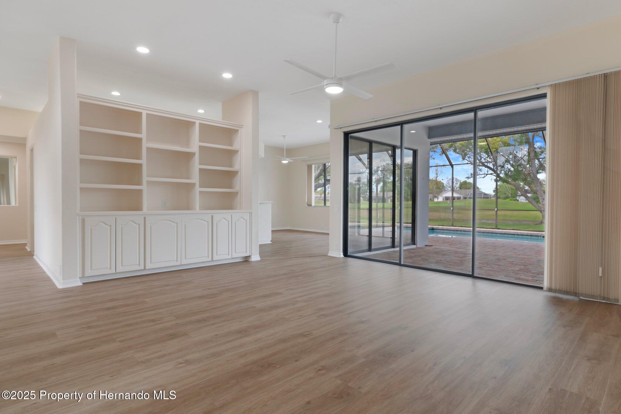 9397 Merriweather Drive, Weeki Wachee, Florida image 12