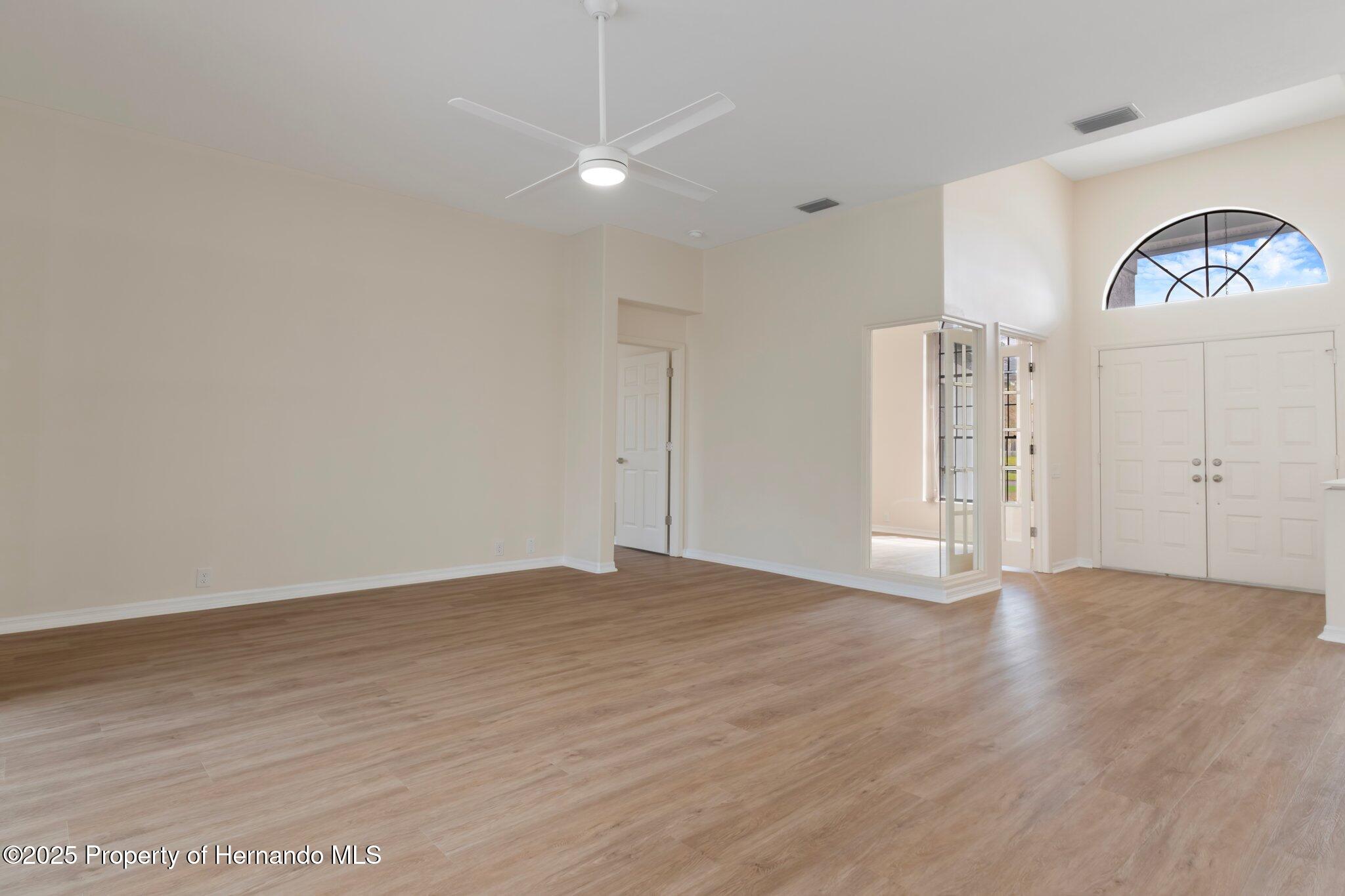 9397 Merriweather Drive, Weeki Wachee, Florida image 10