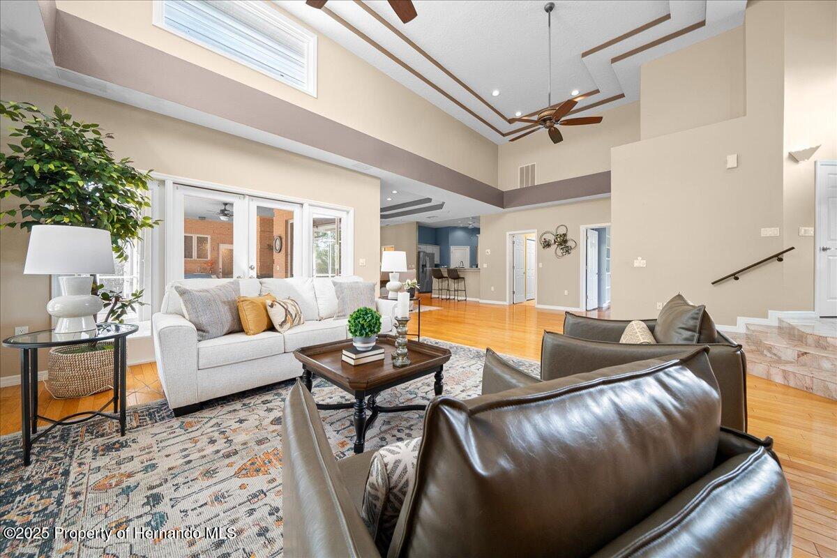 10044 Twelve Oaks Court, Weeki Wachee, Florida image 10
