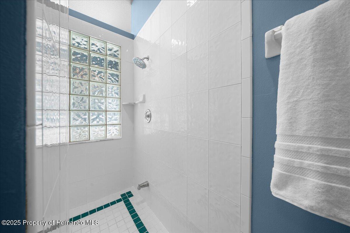 10044 Twelve Oaks Court, Weeki Wachee, Florida image 30