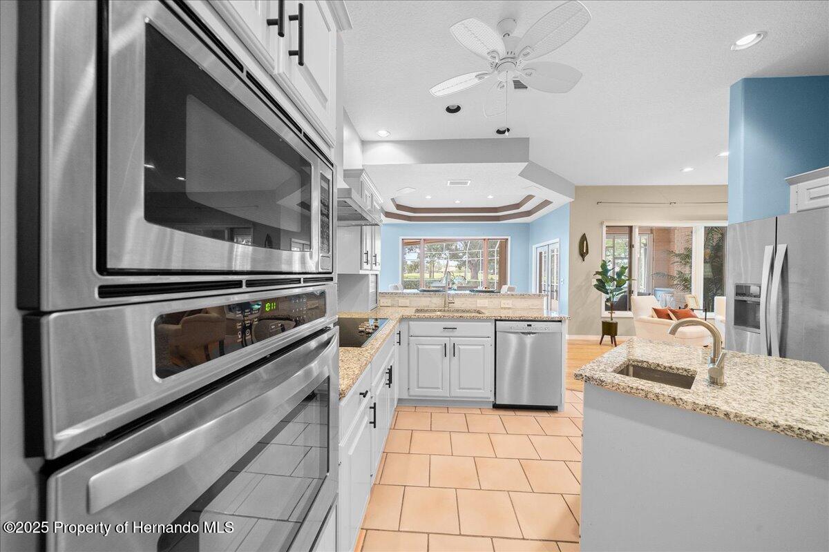 10044 Twelve Oaks Court, Weeki Wachee, Florida image 18