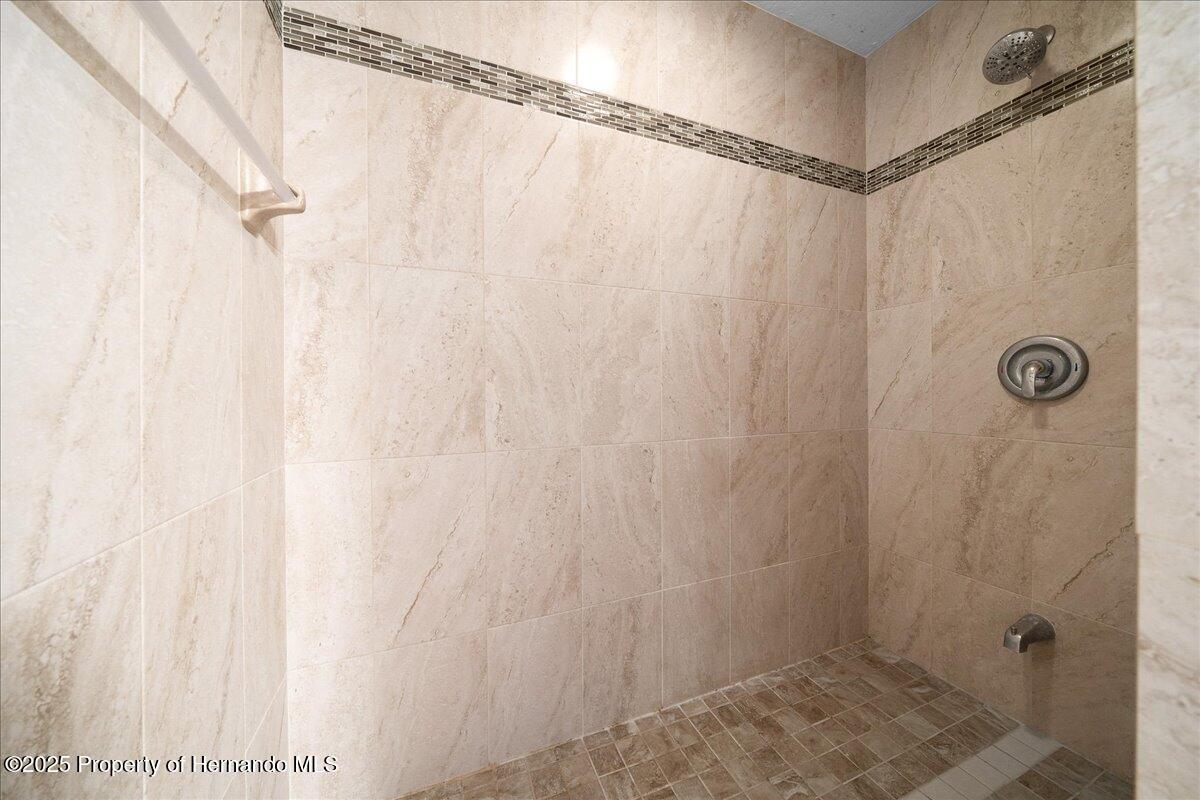 10044 Twelve Oaks Court, Weeki Wachee, Florida image 34
