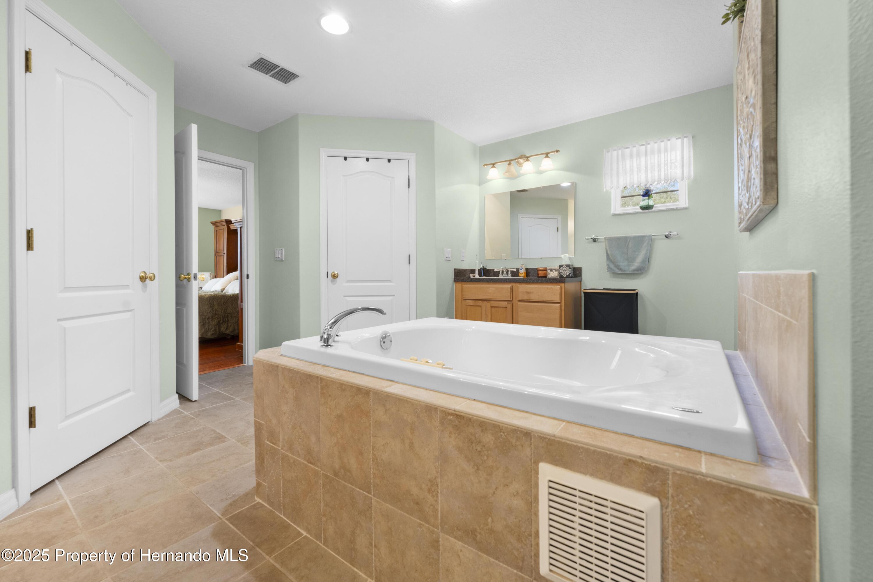 4180 Jacaranda Circle, Brooksville, Florida image 49