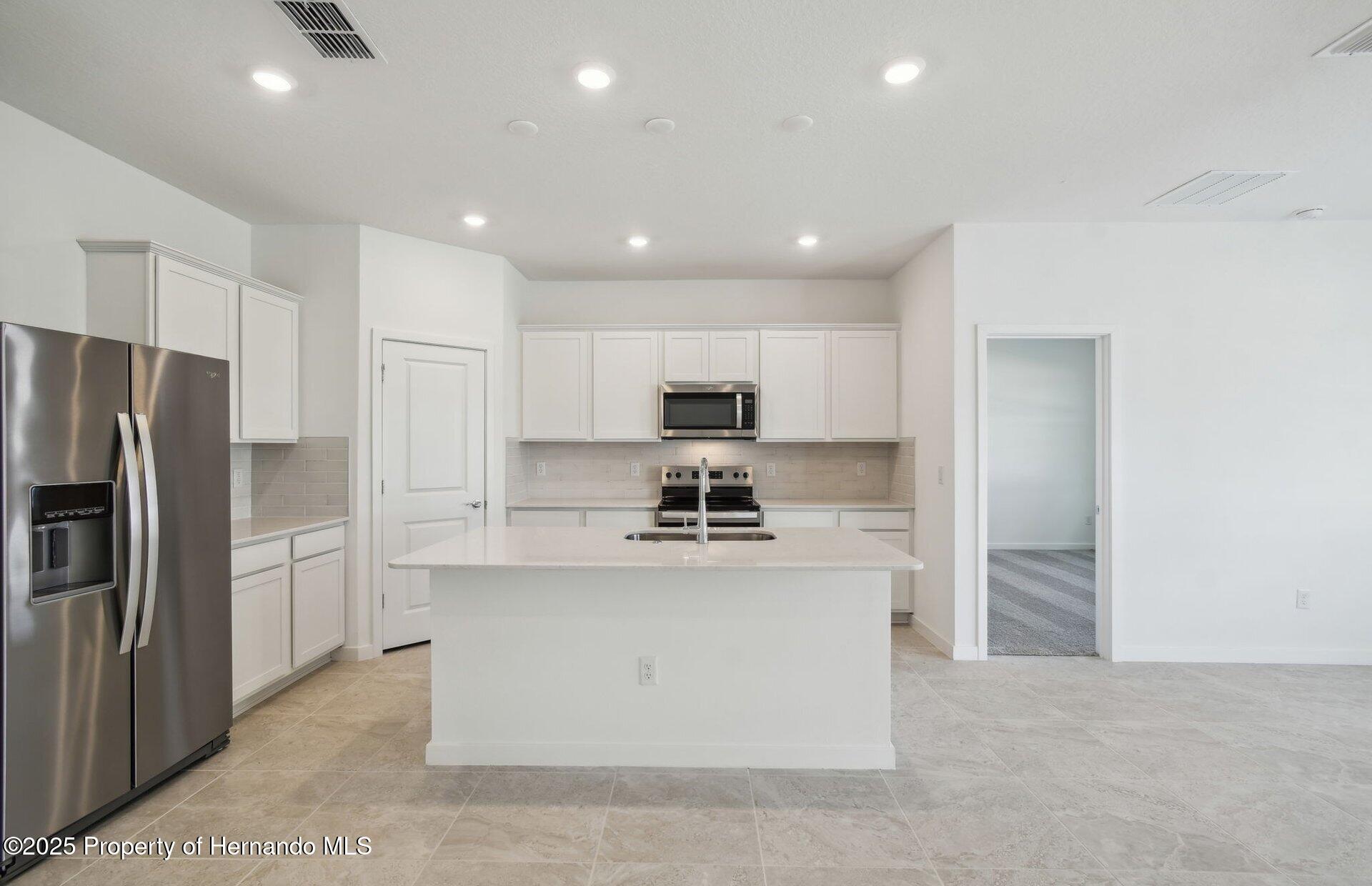 3952 Big Sky Drive, Spring Hill, Florida image 4
