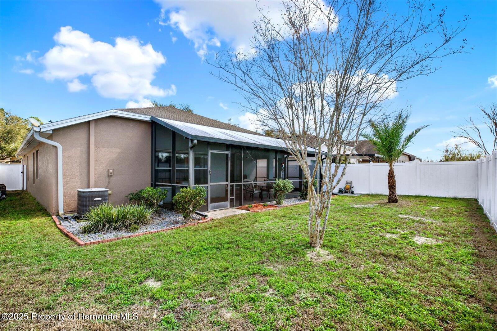 Brooksville, Florida 34604, United States, 3 Bedrooms Bedrooms, ,2 BathroomsBathrooms,Residential,Pending,78789