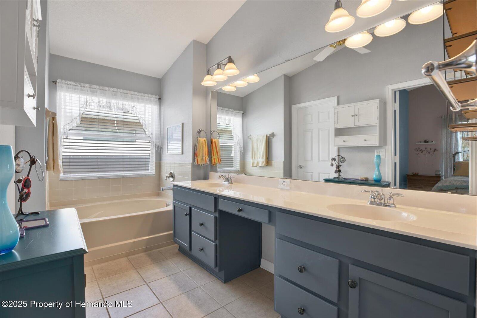 Brooksville, Florida 34604, United States, 3 Bedrooms Bedrooms, ,2 BathroomsBathrooms,Residential,Pending,78789