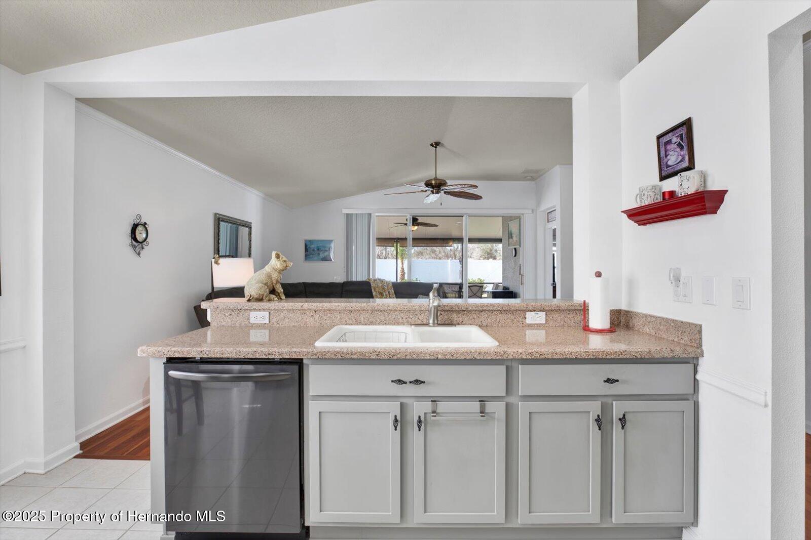 Brooksville, Florida 34604, United States, 3 Bedrooms Bedrooms, ,2 BathroomsBathrooms,Residential,Pending,78789