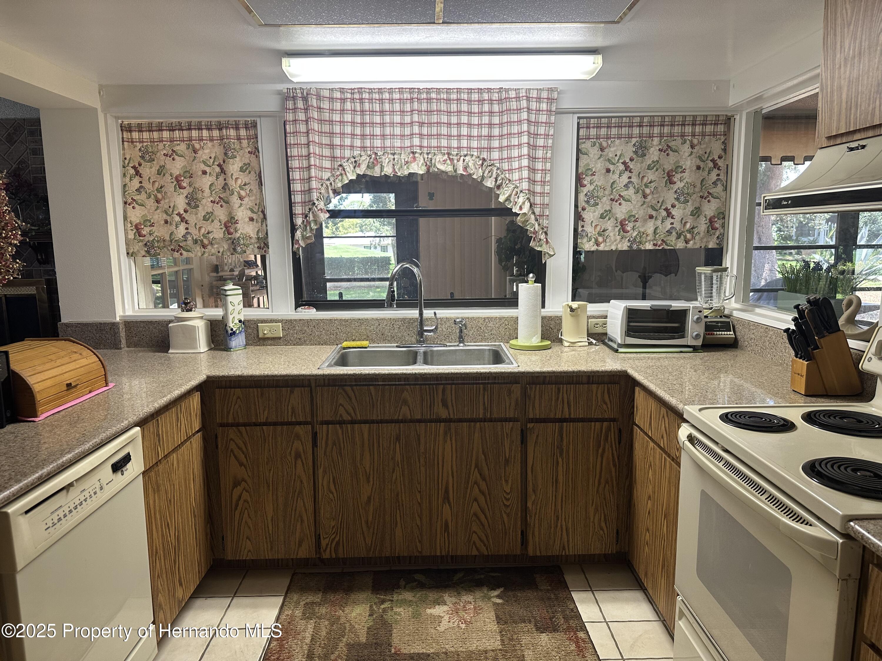 2351 Palm Springs Court, Spring Hill, Florida image 14